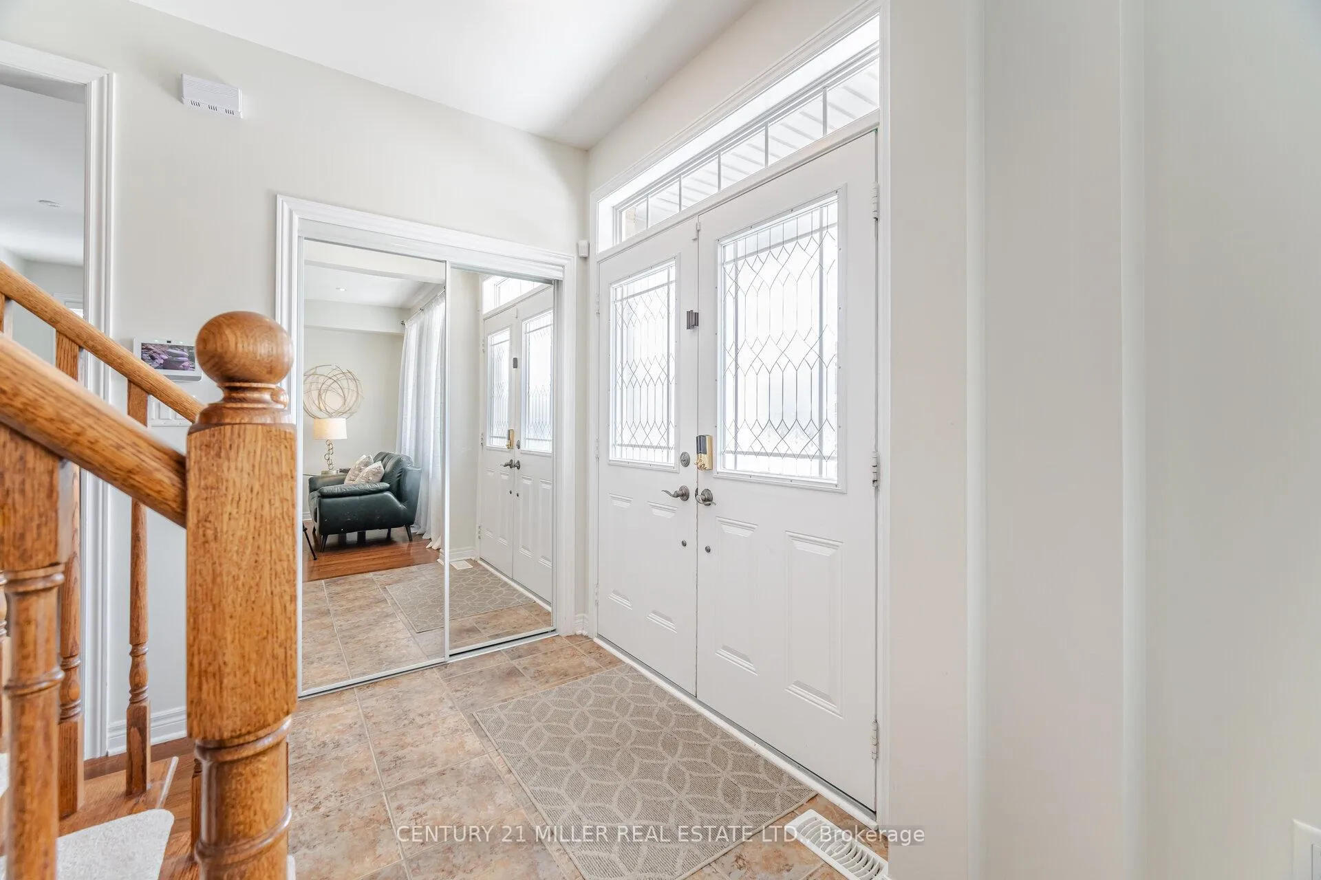 Photo 3 of 2025 Trawden Way, Oakville, Bronte Creek — HOMEH