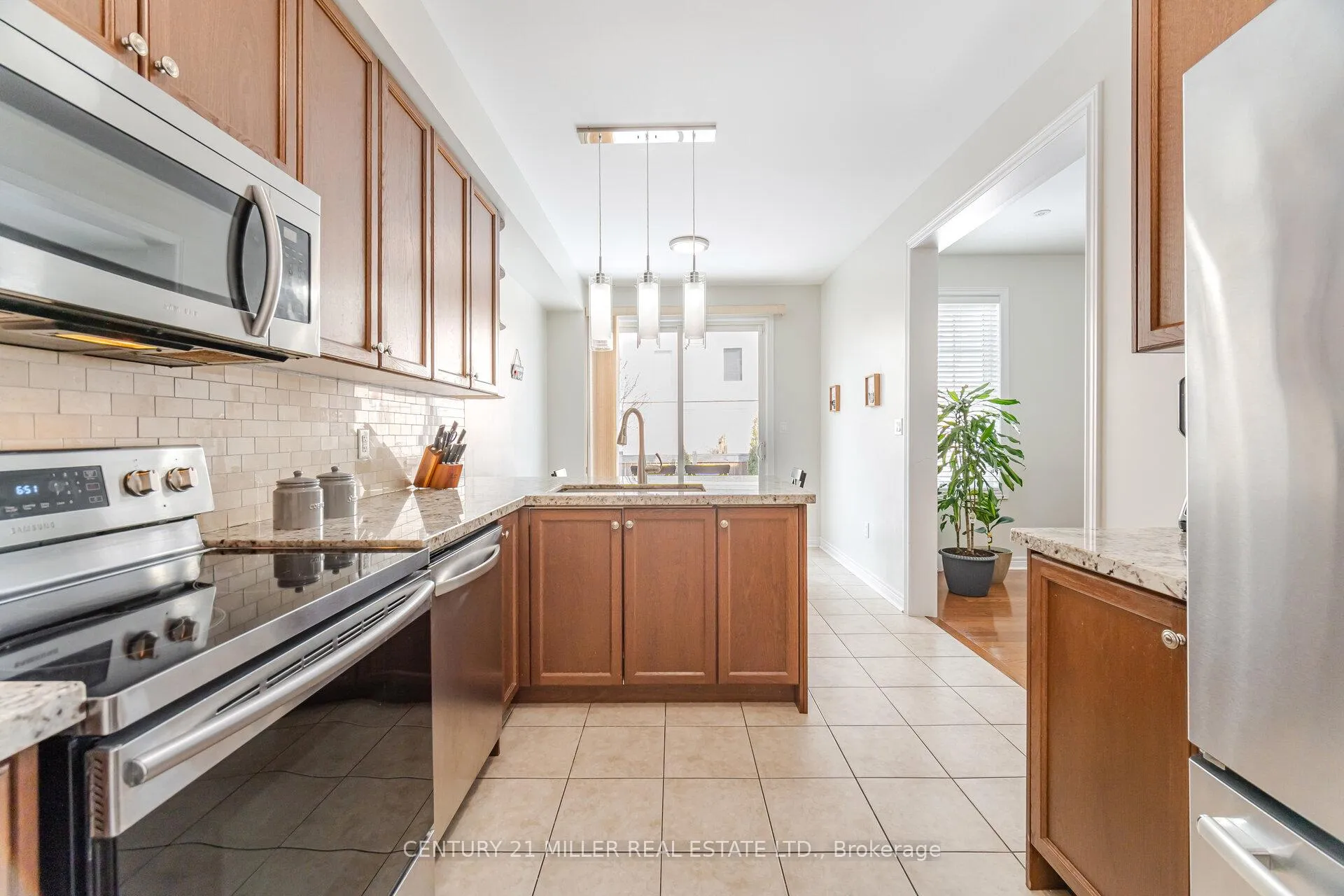 Photo 7 of 2025 Trawden Way, Oakville, Bronte Creek — HOMEH