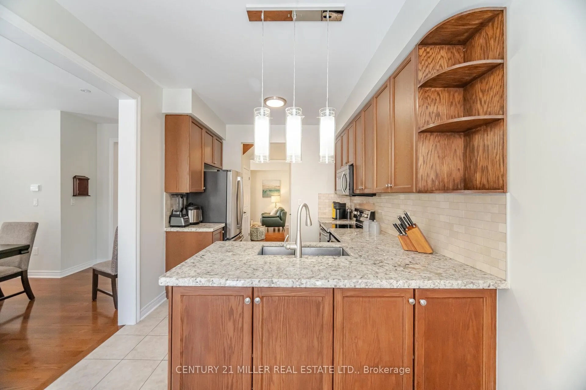 Photo 8 of 2025 Trawden Way, Oakville, Bronte Creek — HOMEH
