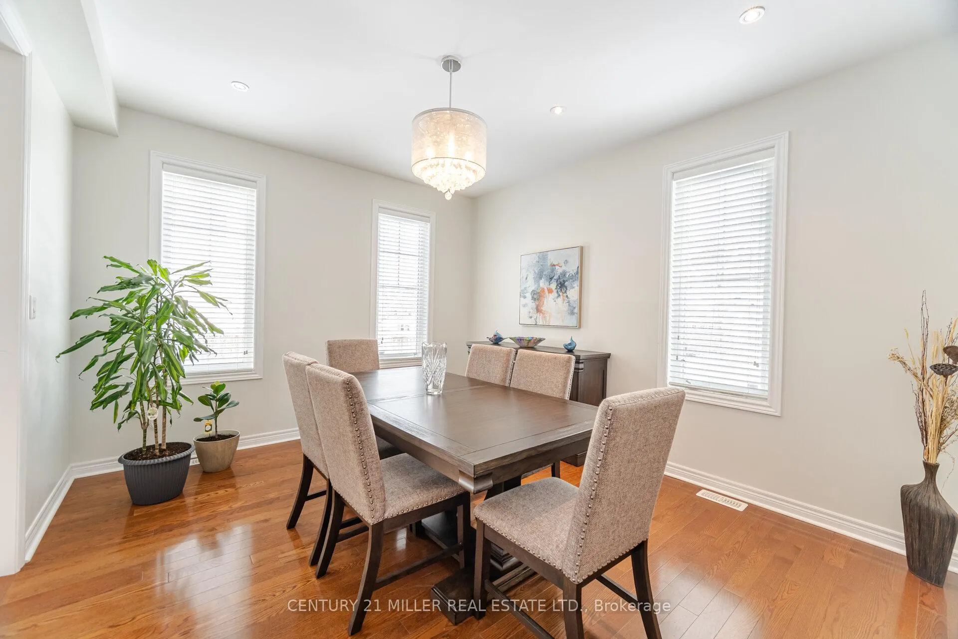 Photo 10 of 2025 Trawden Way, Oakville, Bronte Creek — HOMEH