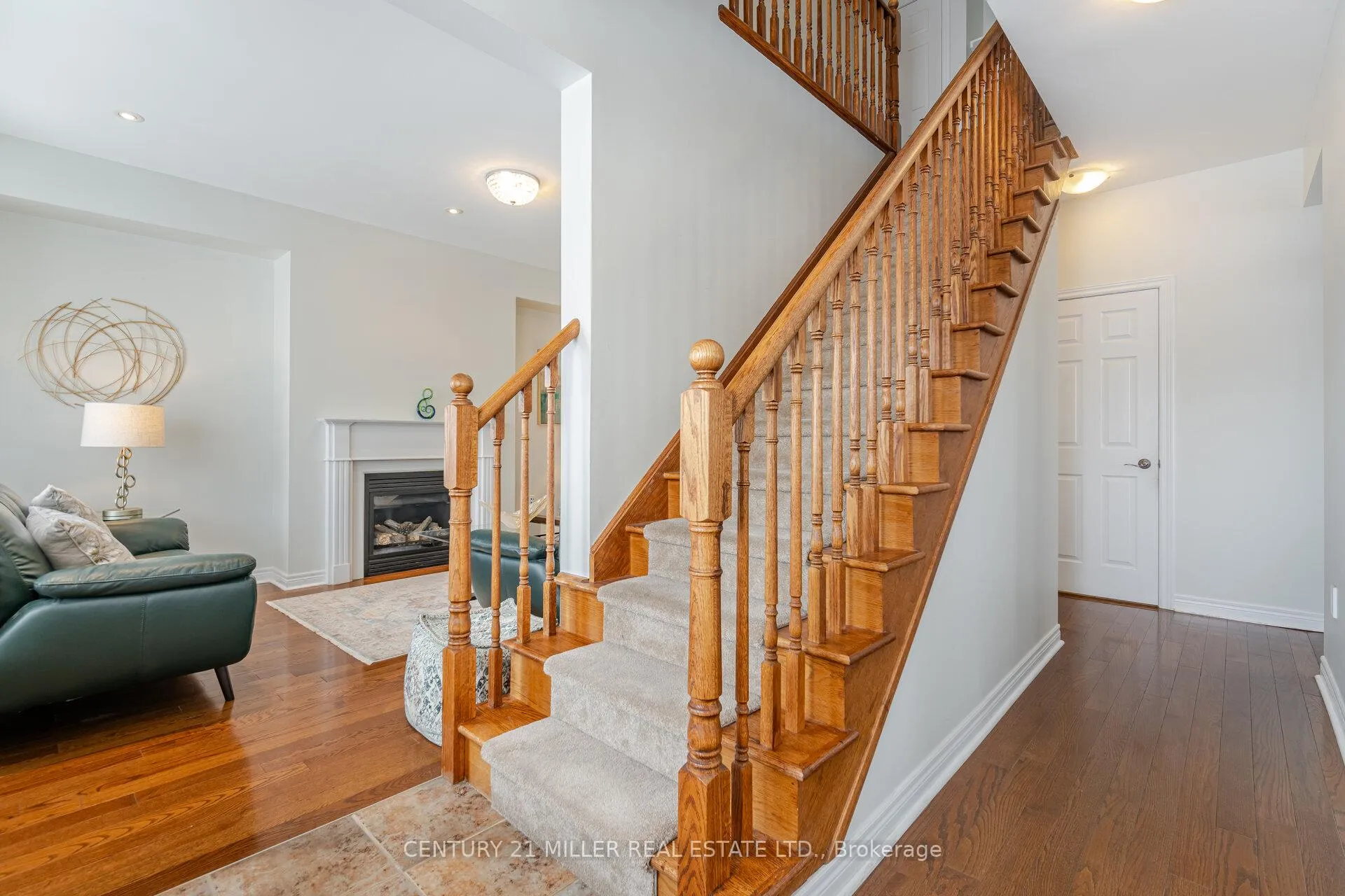 Photo 13 of 2025 Trawden Way, Oakville, Bronte Creek — HOMEH