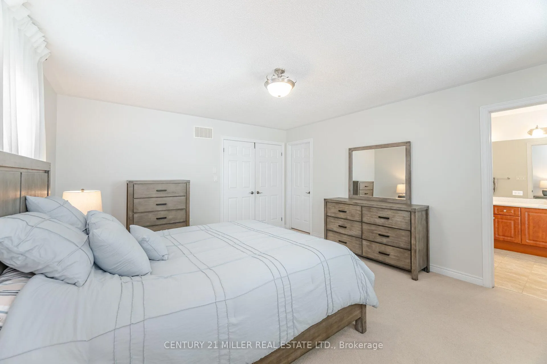 Photo 16 of 2025 Trawden Way, Oakville, Bronte Creek — HOMEH