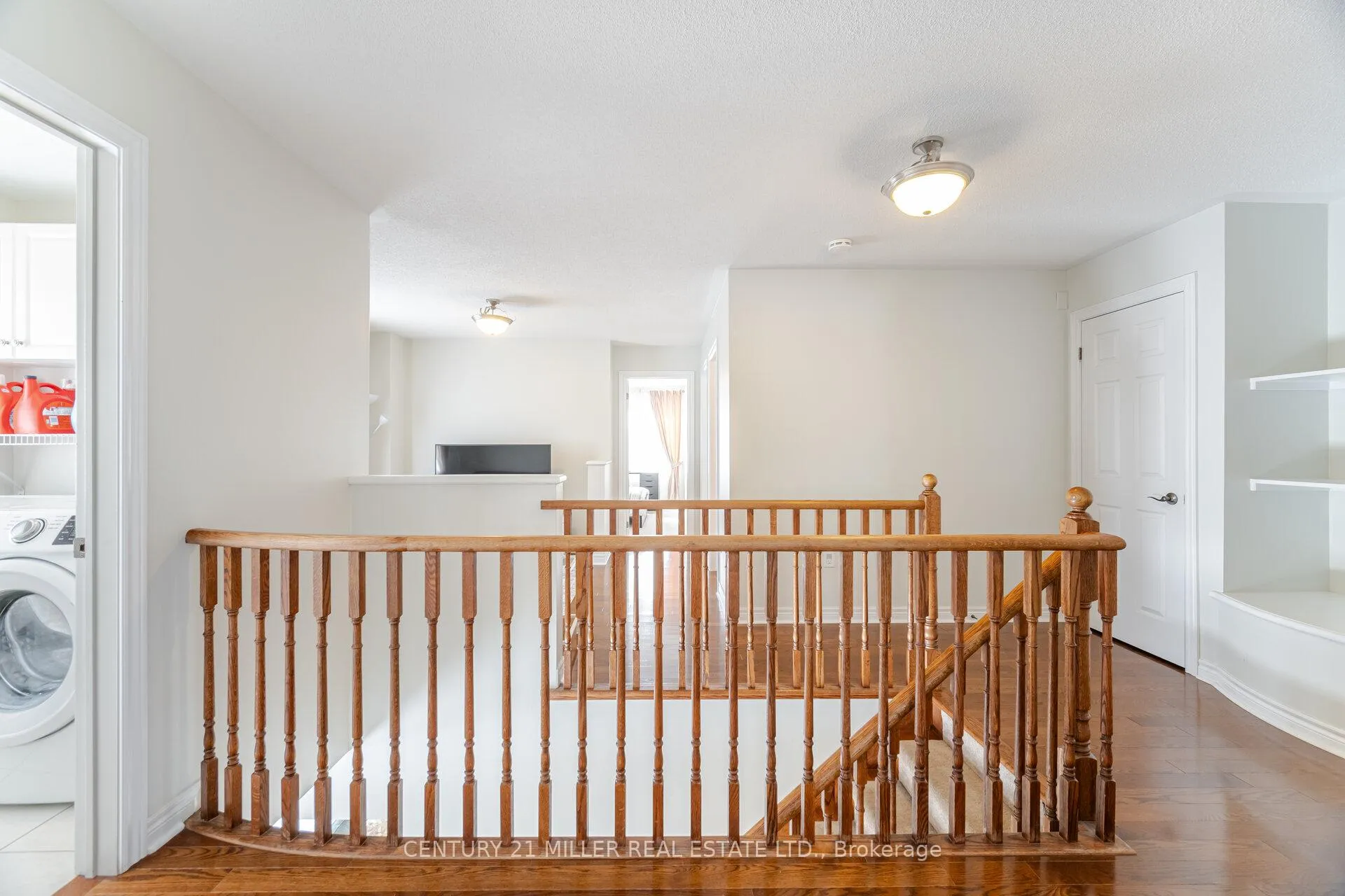 Photo 19 of 2025 Trawden Way, Oakville, Bronte Creek — HOMEH