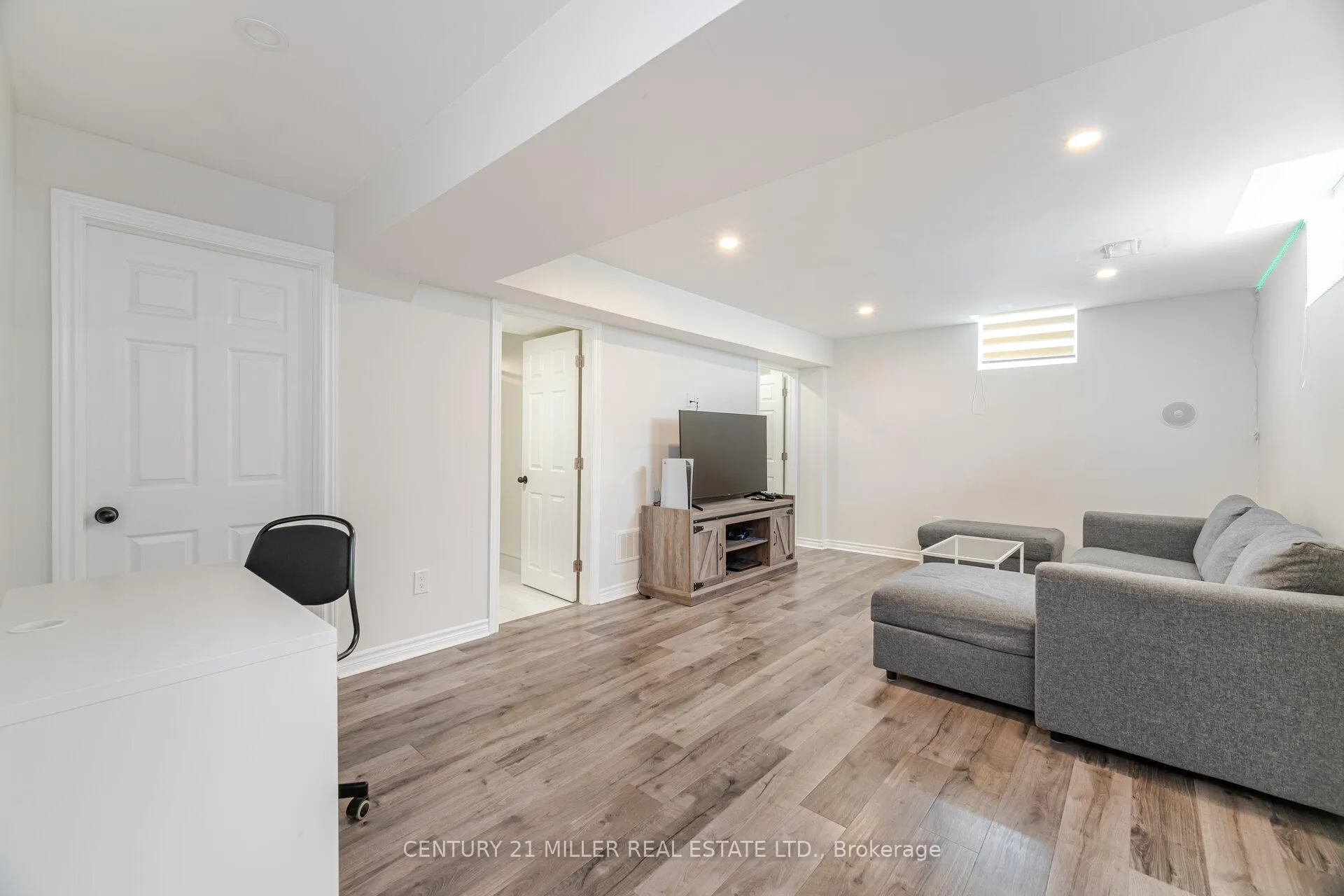 Photo 30 of 2025 Trawden Way, Oakville, Bronte Creek — HOMEH
