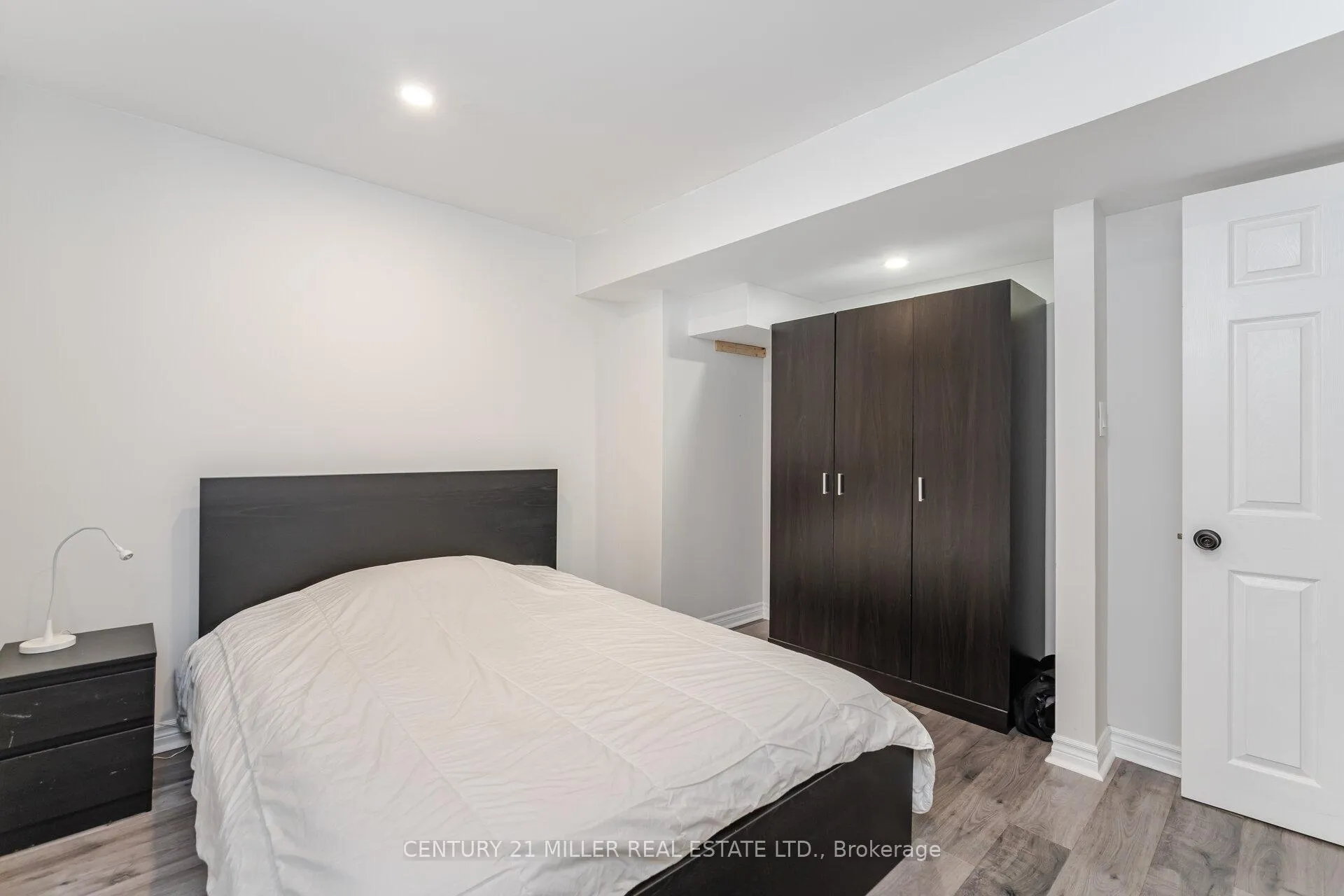 Photo 34 of 2025 Trawden Way, Oakville, Bronte Creek — HOMEH