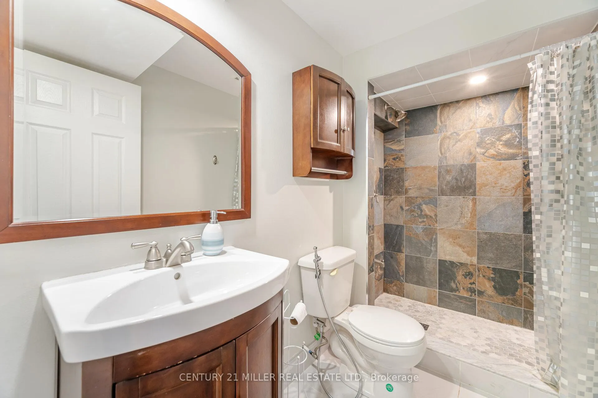 Photo 35 of 2025 Trawden Way, Oakville, Bronte Creek — HOMEH
