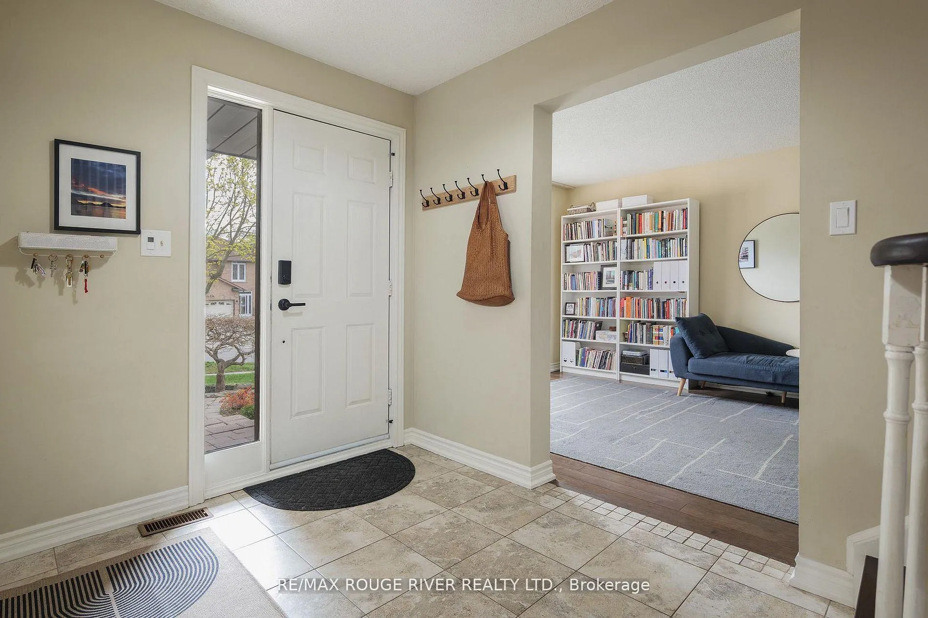 Photo 2 of 2052 Lynn Heights Drive, Pickering, Liverpool — HOMEH