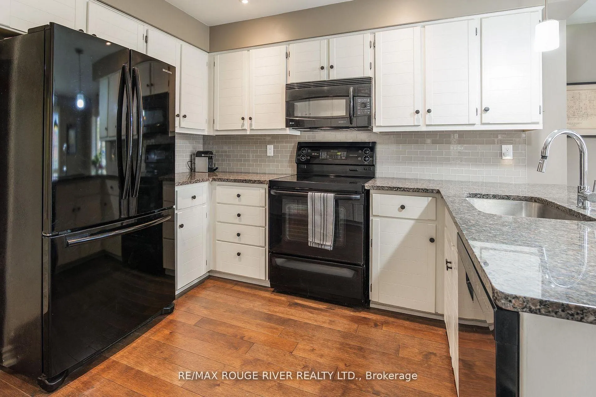 Photo 12 of 2052 Lynn Heights Drive, Pickering, Liverpool — HOMEH