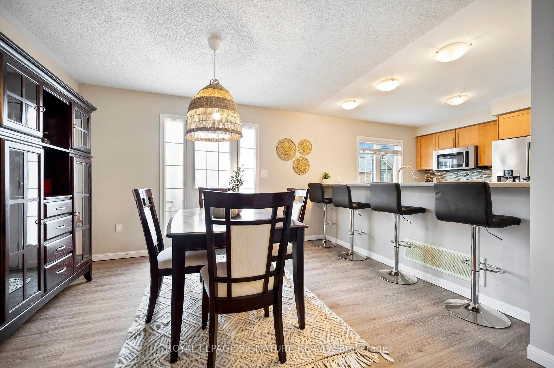 Photo 14 of 910 Deverell Place, Milton, Coates — HOMEH