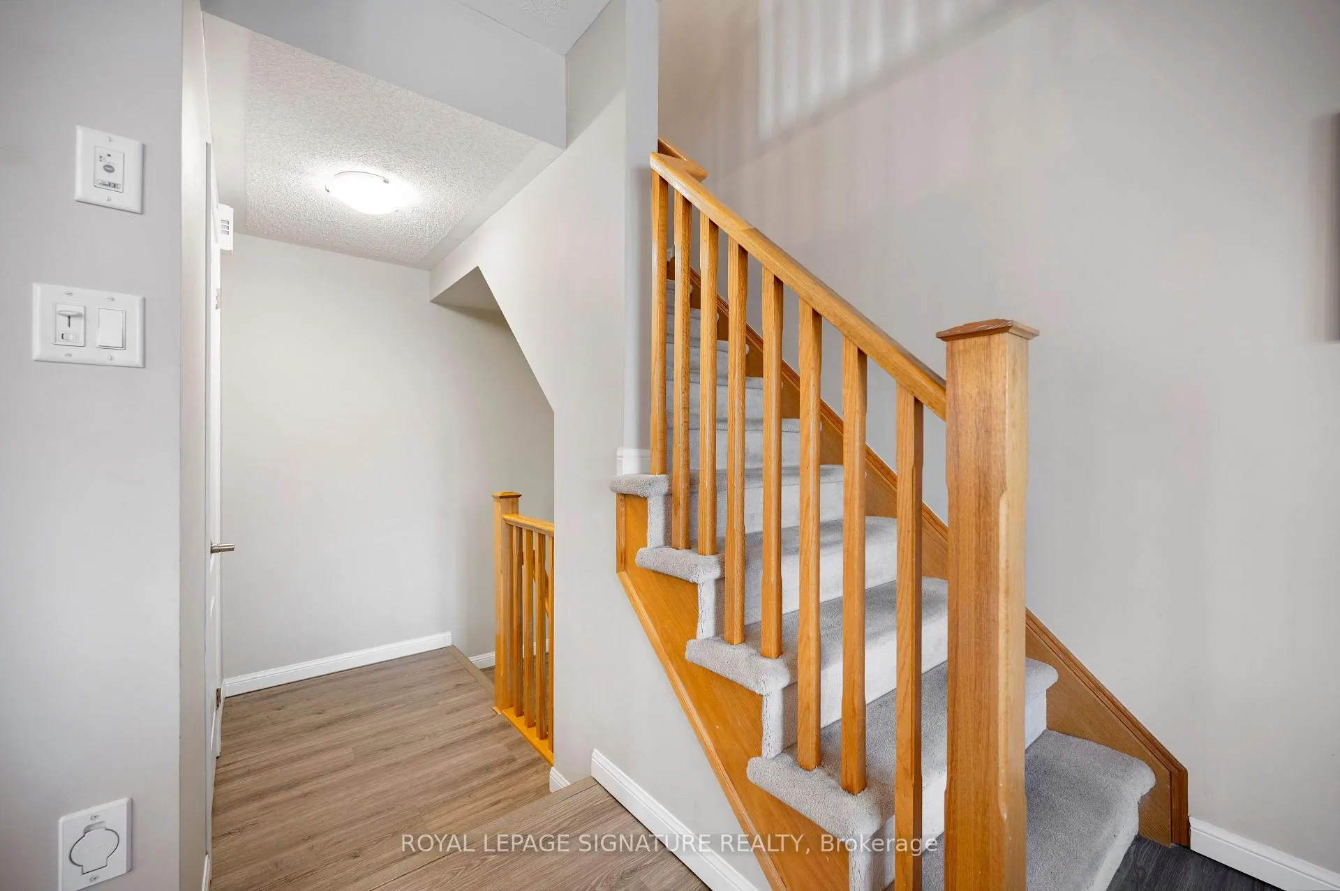 Photo 20 of 910 Deverell Place, Milton, Coates — HOMEH
