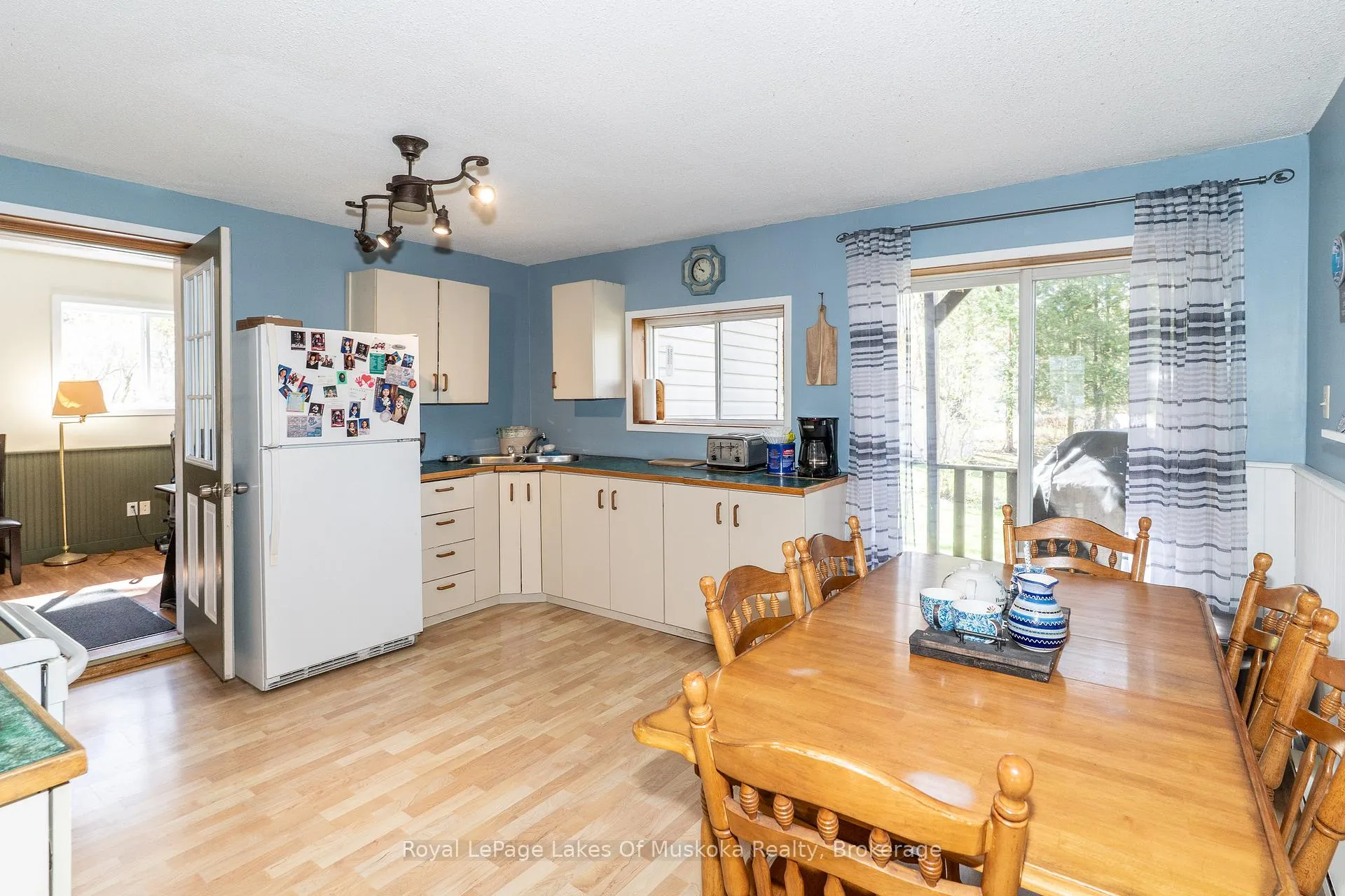 Photo 7 of 555 Wagner Street, Gravenhurst, Muskoka (S) — HOMEH