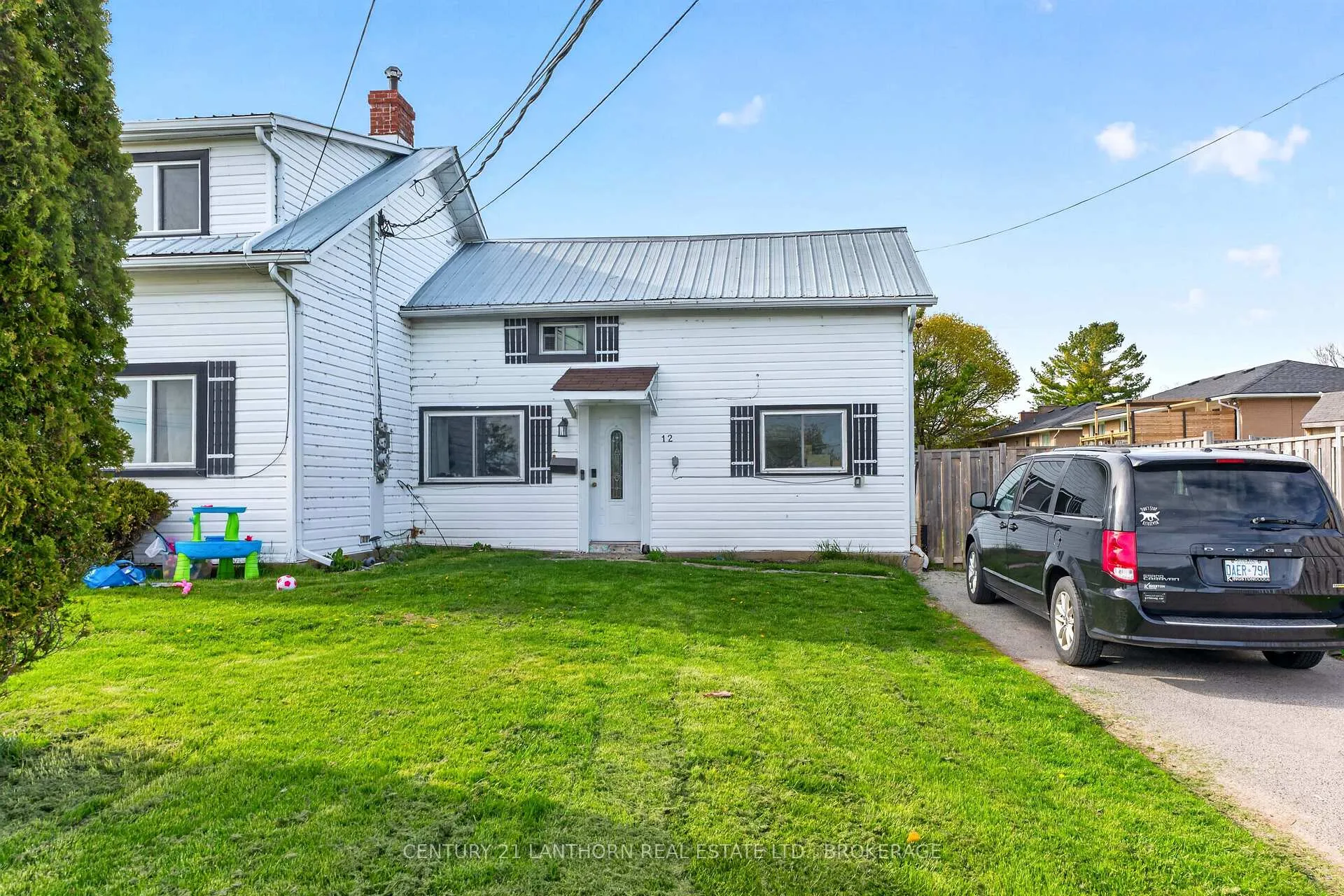Photo 3 of 10/12 Manitou Crescent E, Loyalist, Amherstview — HOMEH