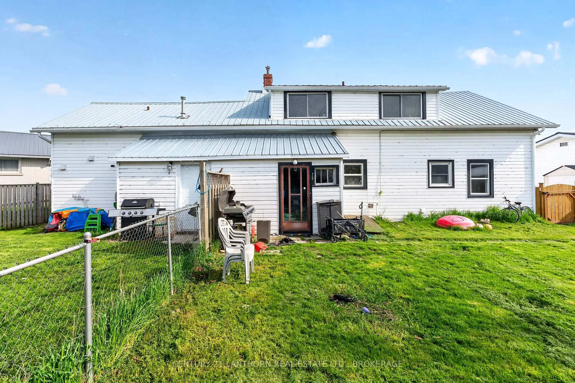 Photo 6 of 10/12 Manitou Crescent E, Loyalist, Amherstview — HOMEH