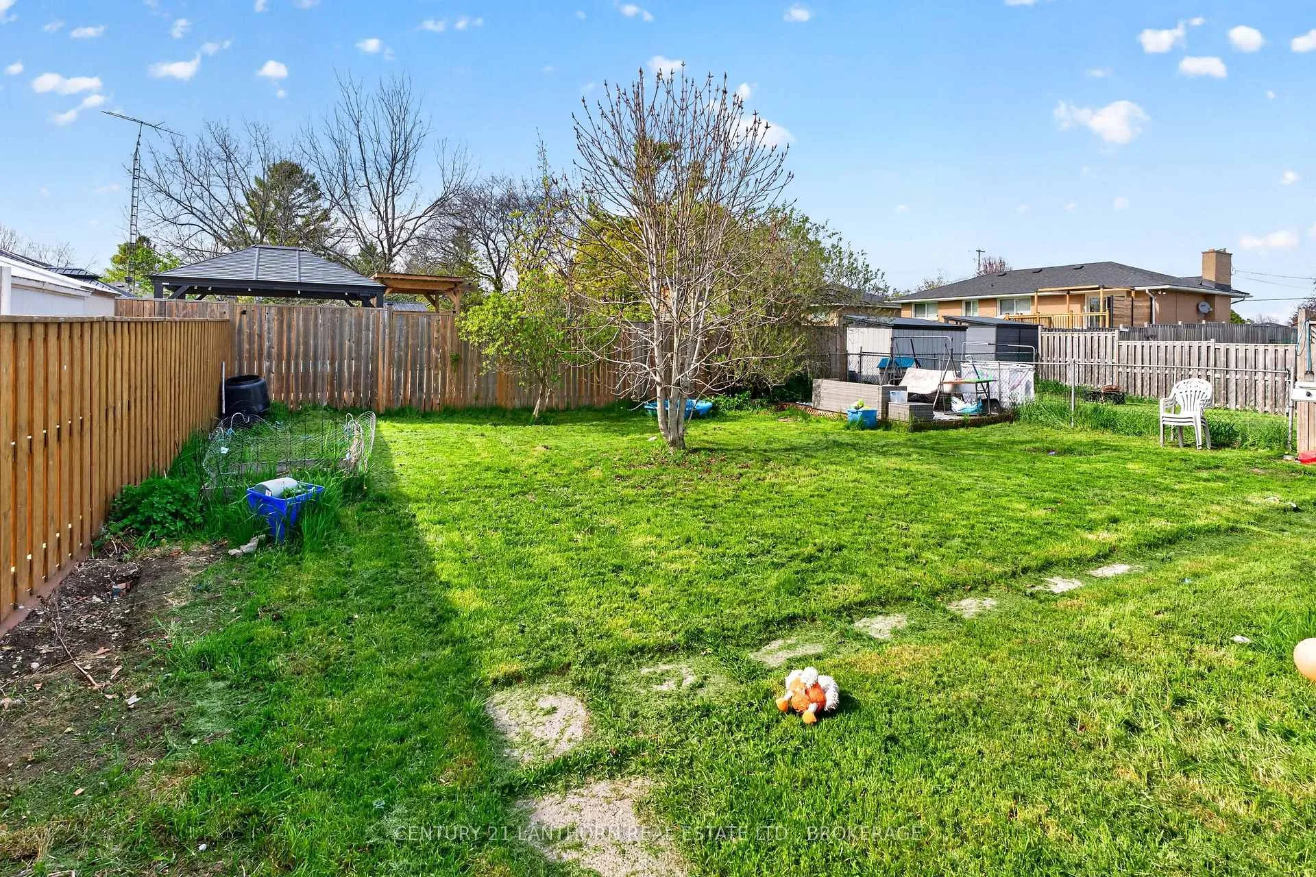 Photo 9 of 10/12 Manitou Crescent E, Loyalist, Amherstview — HOMEH