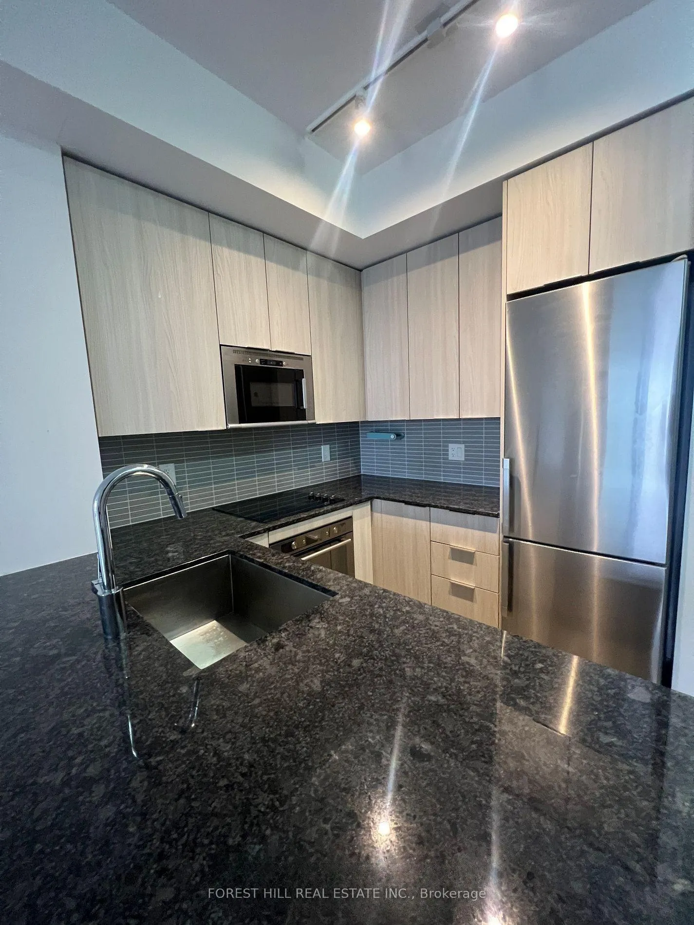 Photo 3 of Unit 512, 99 Eagle Rock Way, Vaughan, Rural Vaughan — HOMEH