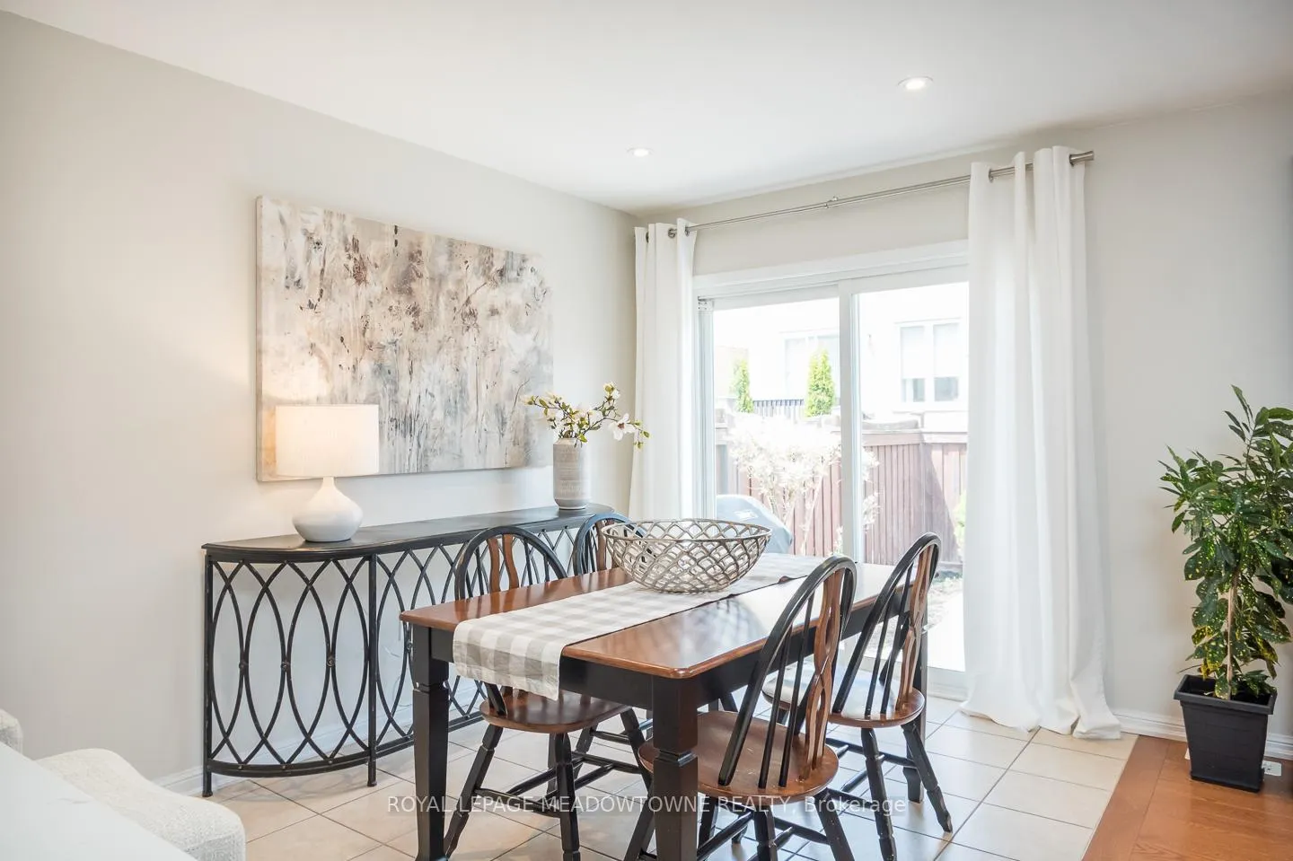 Photo 12 of 439 Pozbou Crescent, Milton, Willmott — HOMEH