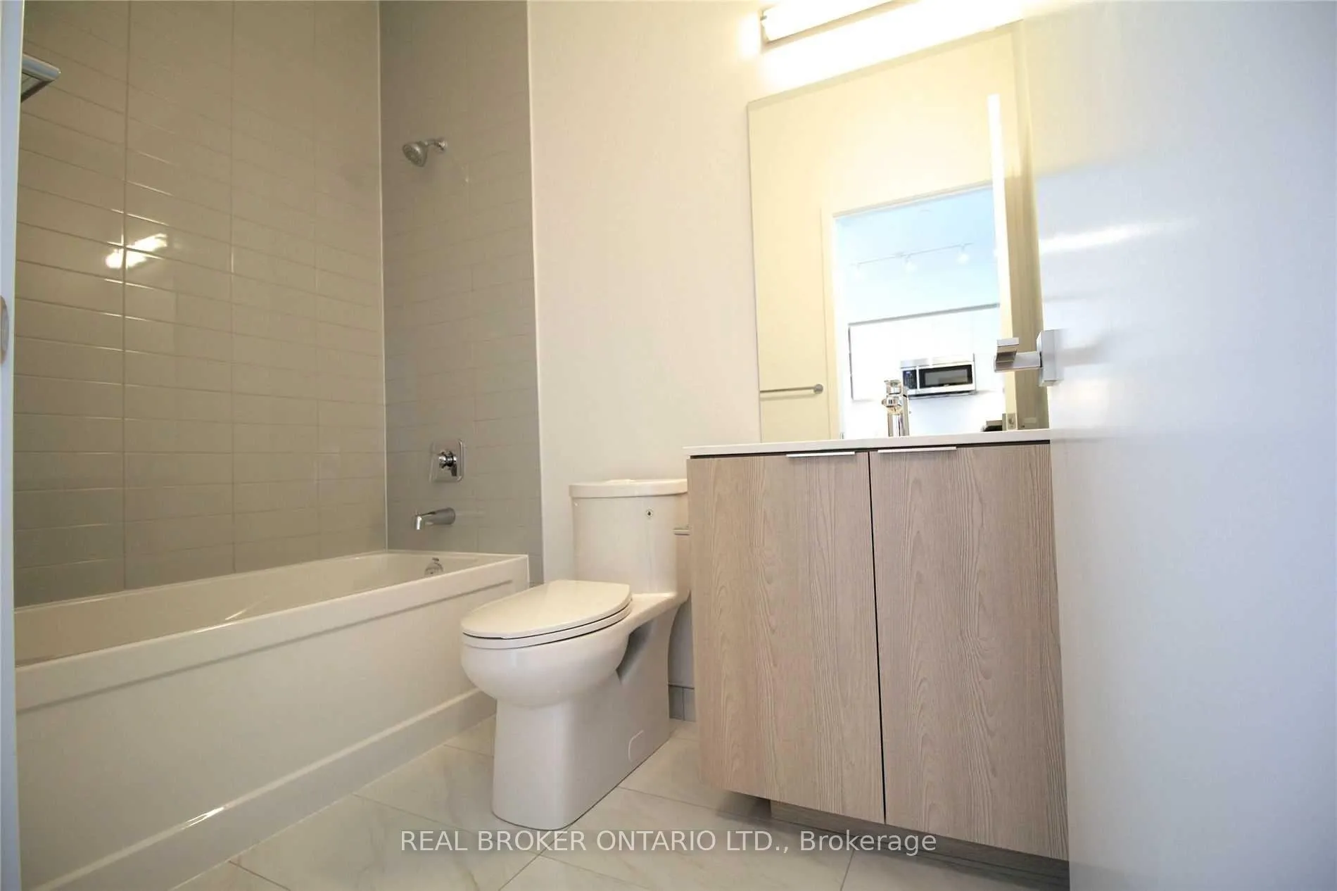 Photo 6 of Unit 409, 50 Ordnance Street, Toronto, Niagara — HOMEH