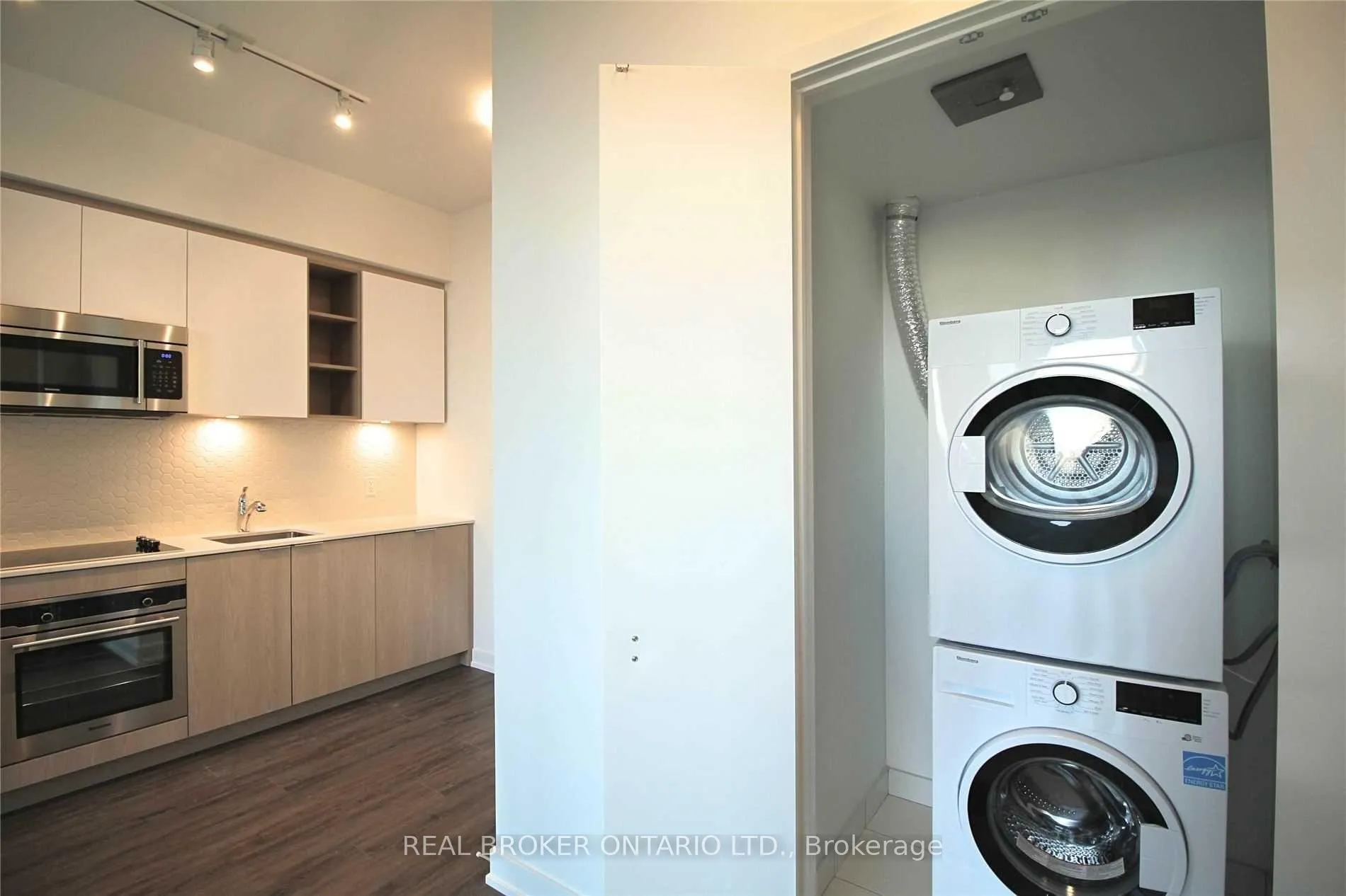 Photo 7 of Unit 409, 50 Ordnance Street, Toronto, Niagara — HOMEH