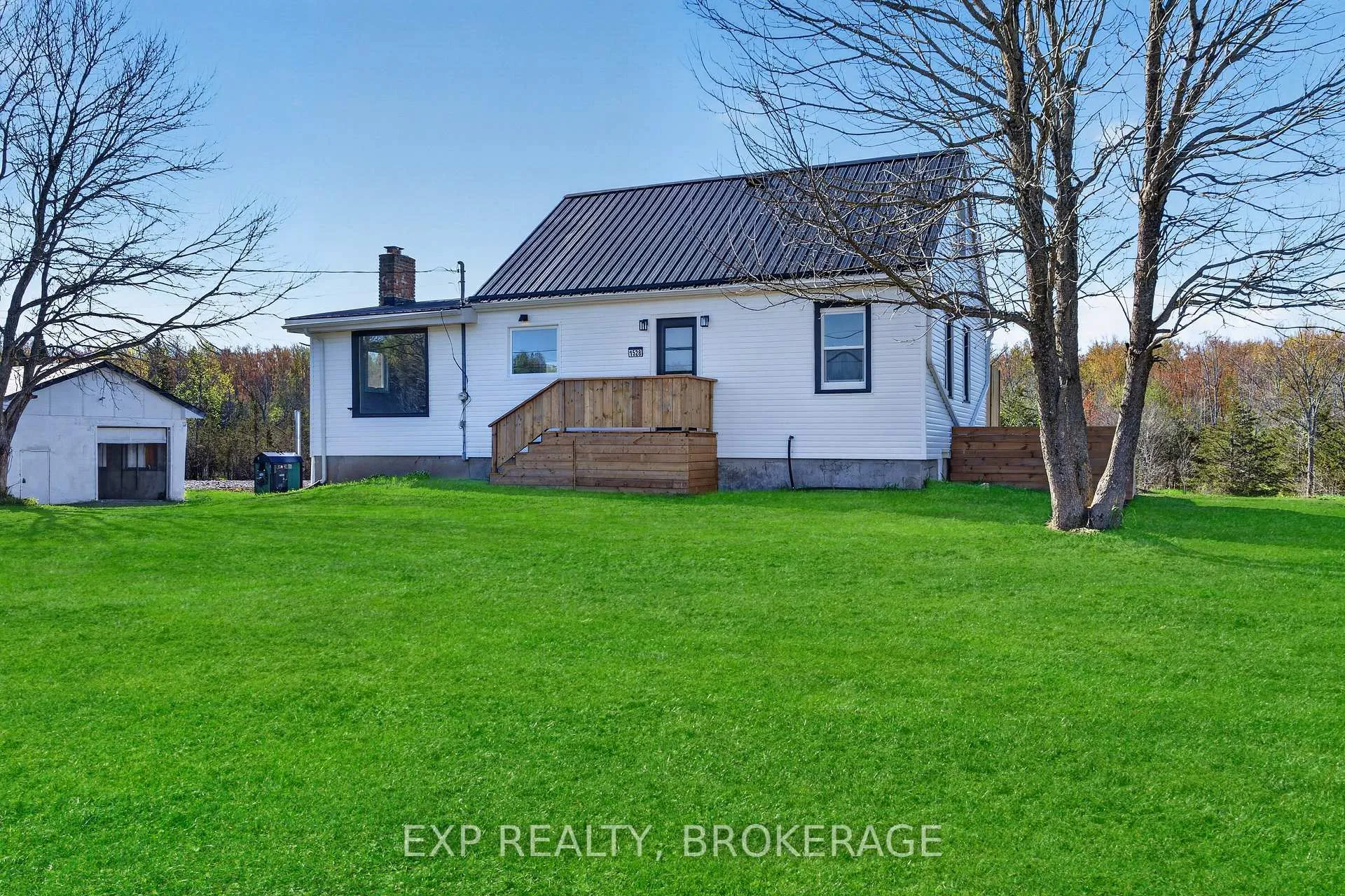 Photo 3 of 1528 Enright Road, Tyendinaga, Tyendinaga Township — HOMEH