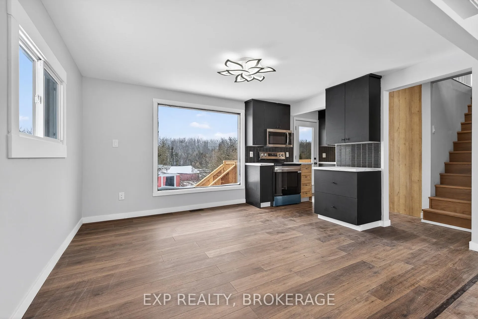 Photo 11 of 1528 Enright Road, Tyendinaga, Tyendinaga Township — HOMEH
