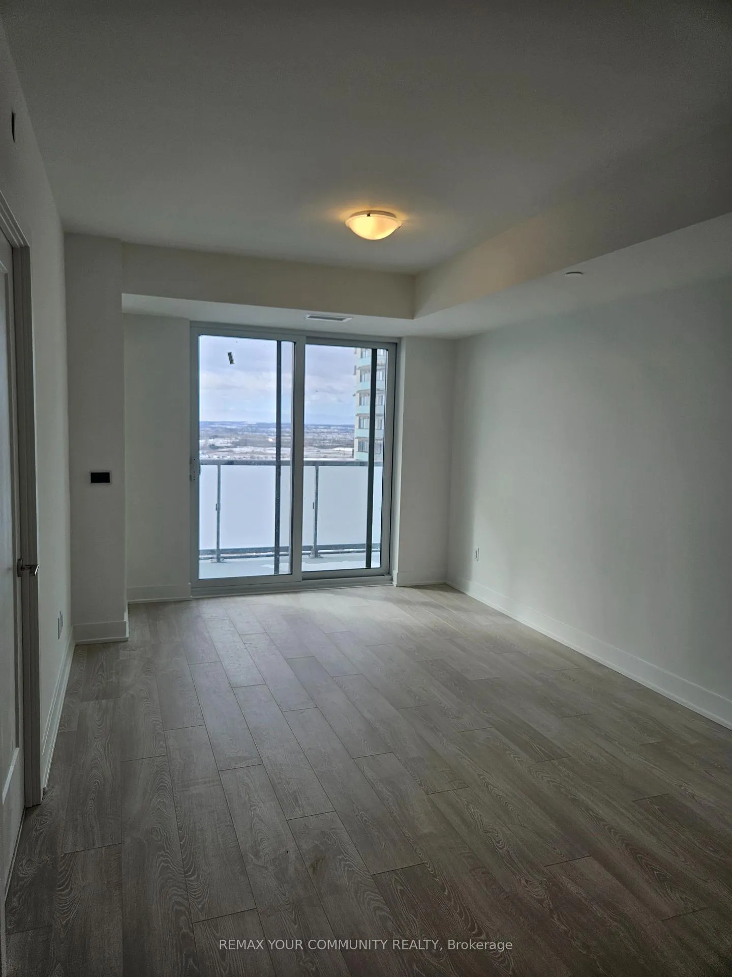 Photo 3 of Unit 2210, 2545 Simcoe Street N, Oshawa, Windfields — HOMEH