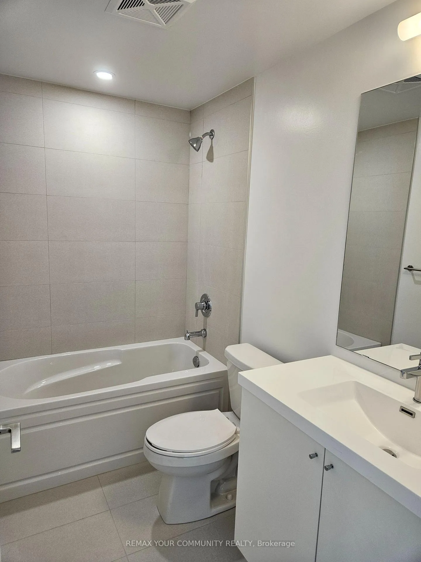 Photo 8 of Unit 2210, 2545 Simcoe Street N, Oshawa, Windfields — HOMEH