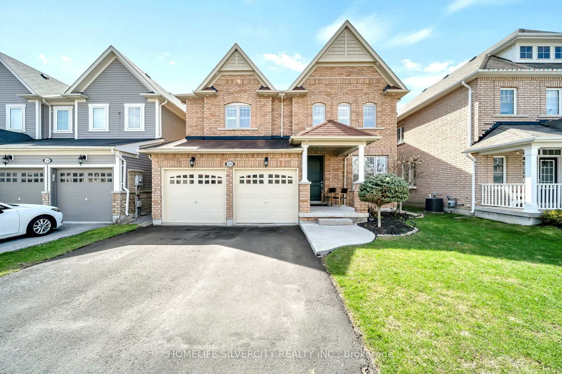 Photo 3 of 23 Ross Wright Avenue, Clarington, Bowmanville — HOMEH