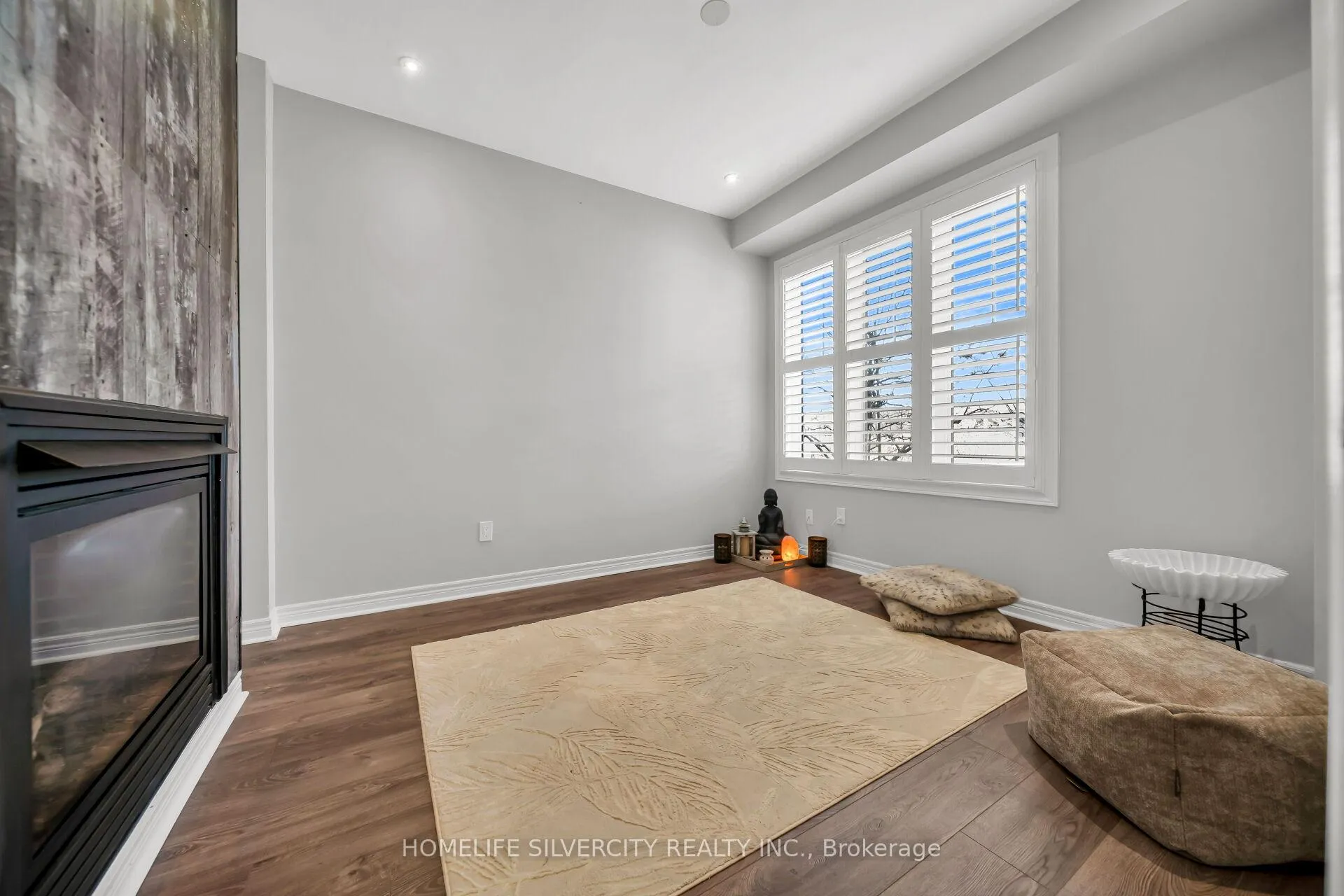 Photo 13 of 23 Ross Wright Avenue, Clarington, Bowmanville — HOMEH