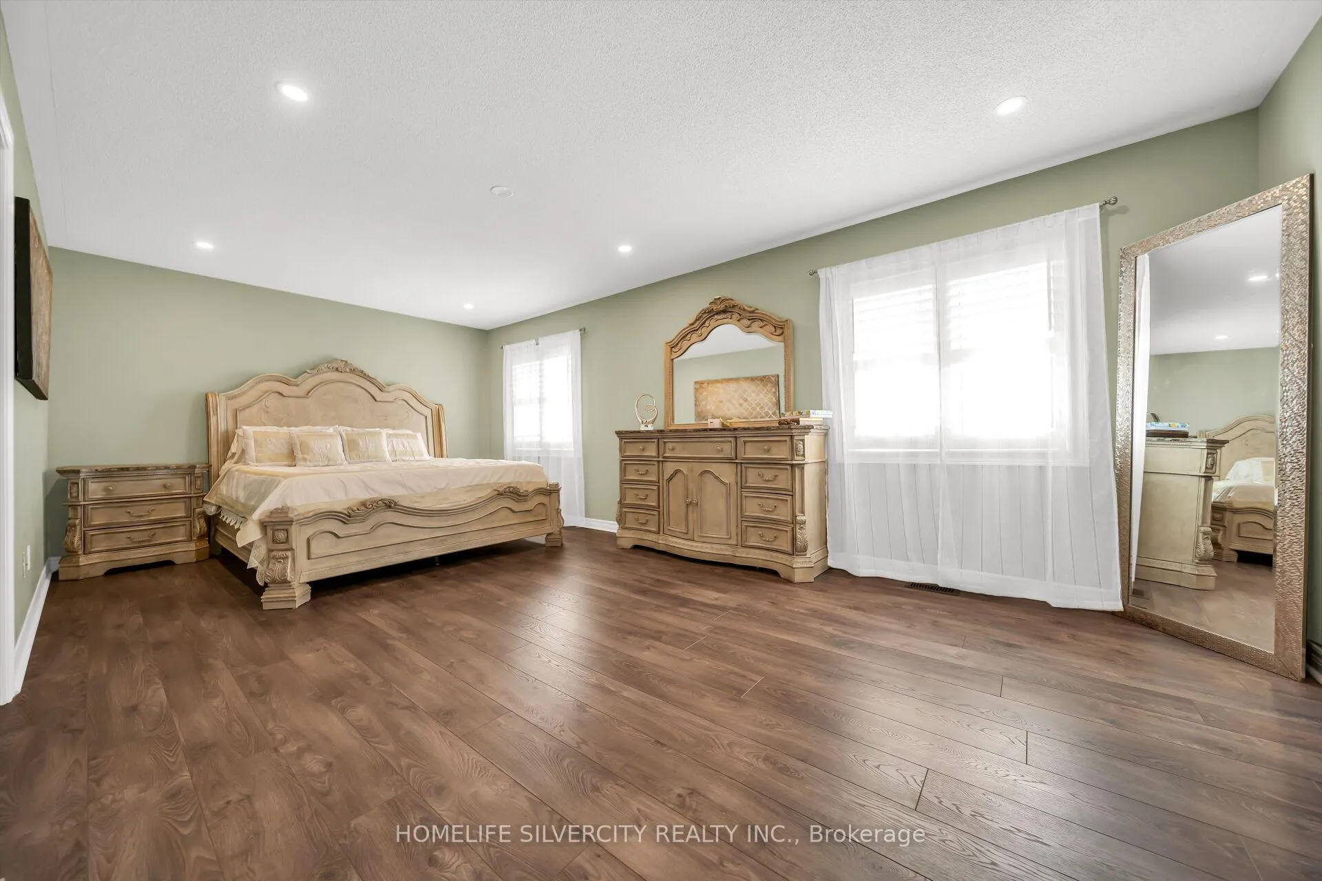 Photo 24 of 23 Ross Wright Avenue, Clarington, Bowmanville — HOMEH