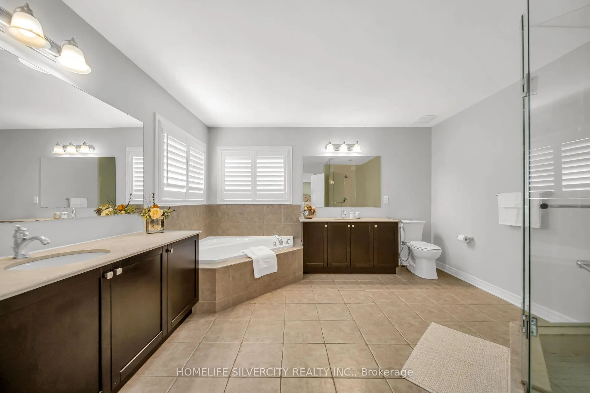 Photo 26 of 23 Ross Wright Avenue, Clarington, Bowmanville — HOMEH
