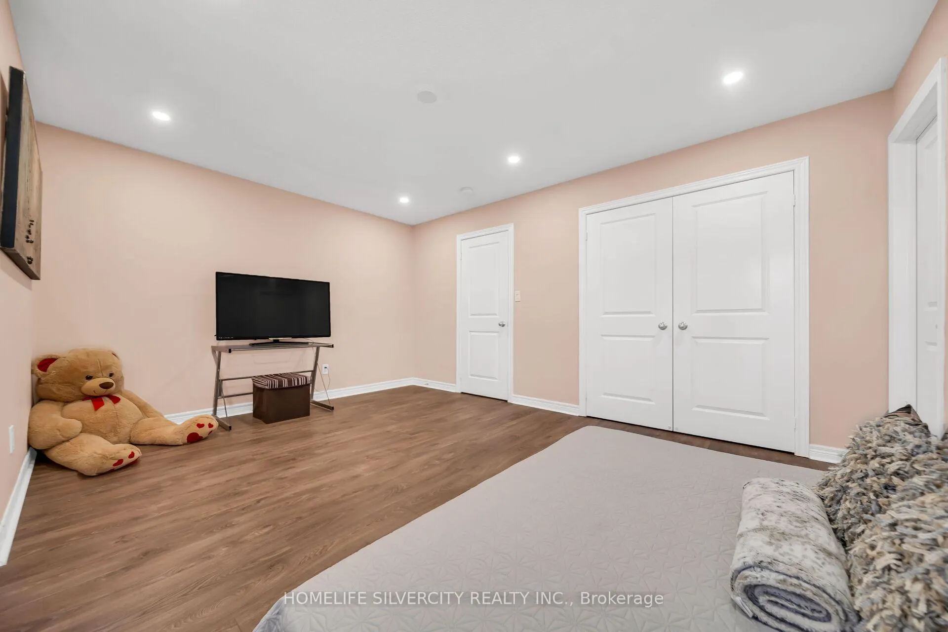 Photo 32 of 23 Ross Wright Avenue, Clarington, Bowmanville — HOMEH