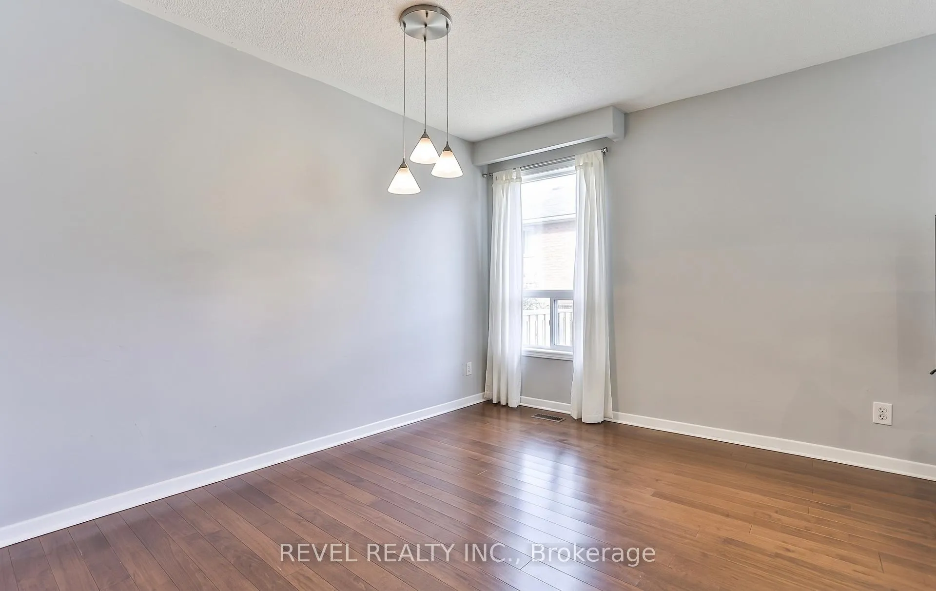 Photo 6 of 16 Ravenview Drive, Scarborough, West Hill — HOMEH