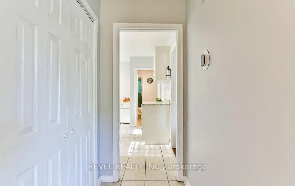 Photo 8 of 16 Ravenview Drive, Scarborough, West Hill — HOMEH