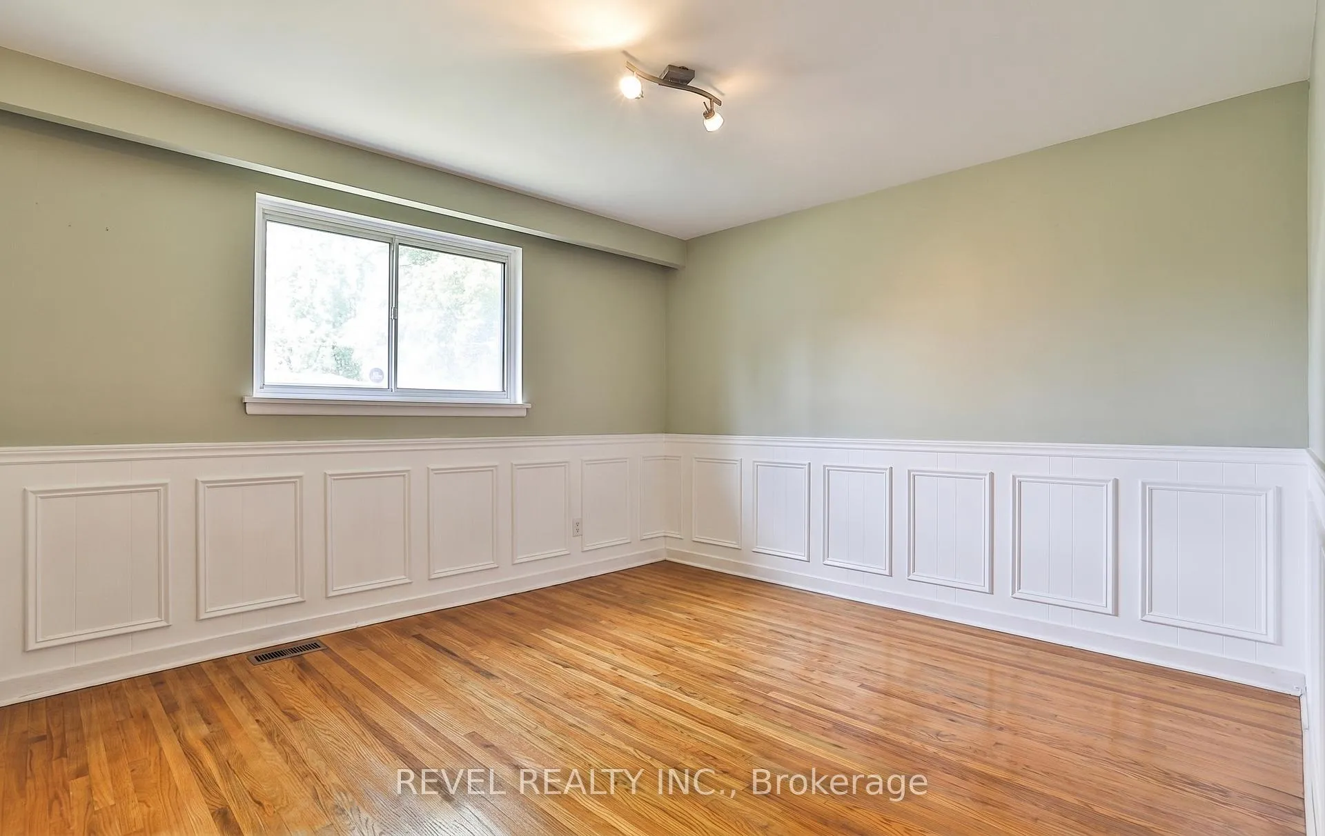 Photo 9 of 16 Ravenview Drive, Scarborough, West Hill — HOMEH