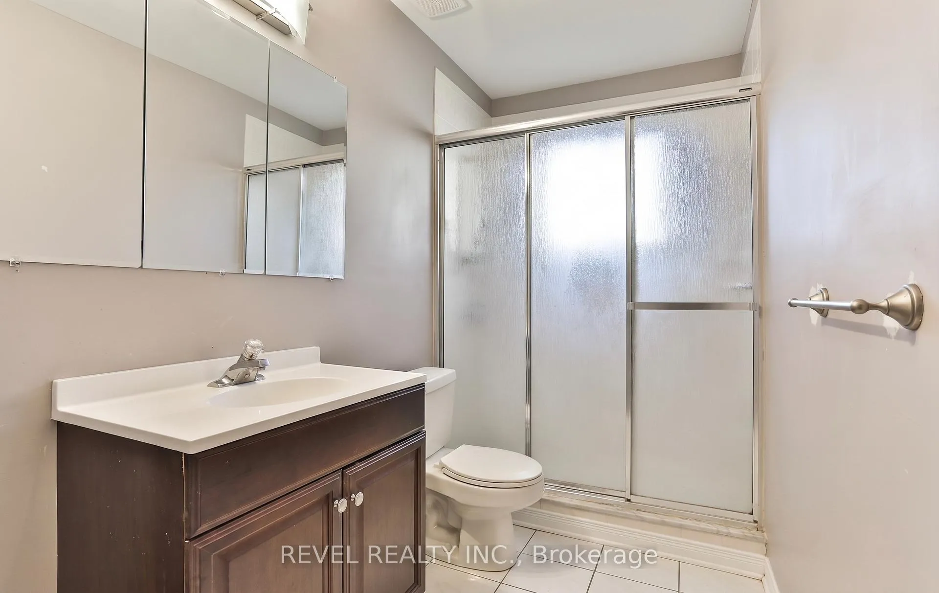 Photo 10 of 16 Ravenview Drive, Scarborough, West Hill — HOMEH