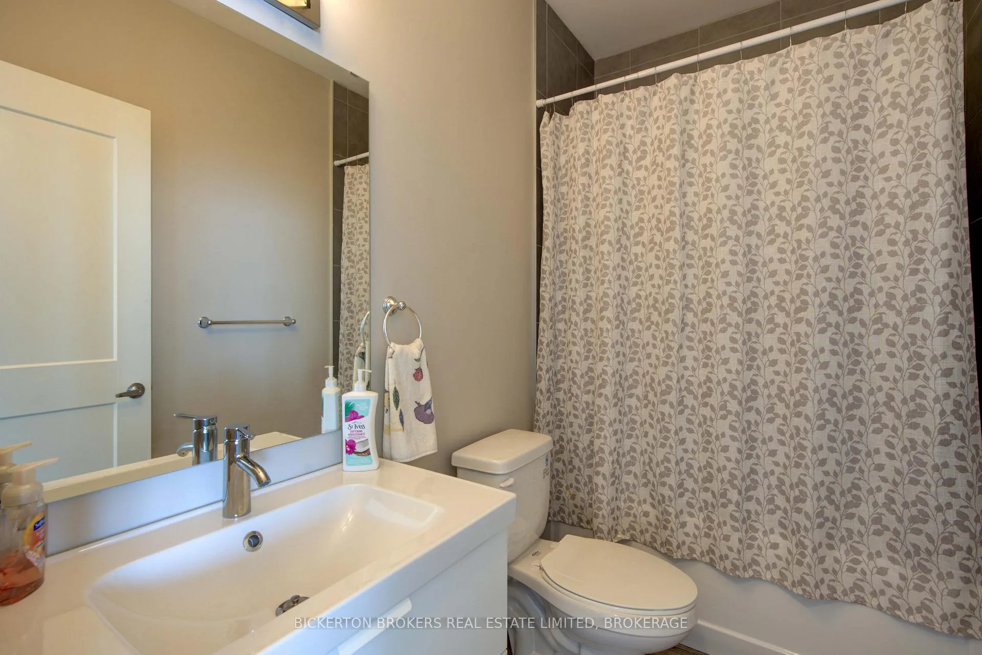 Photo 18 of Unit 406, 130 Water Street, Gananoque — HOMEH