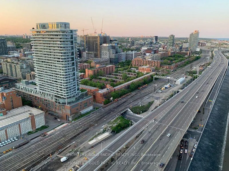 Photo 15 of Unit 3502, 55 Cooper Street, Toronto, Waterfront Communities — HOMEH