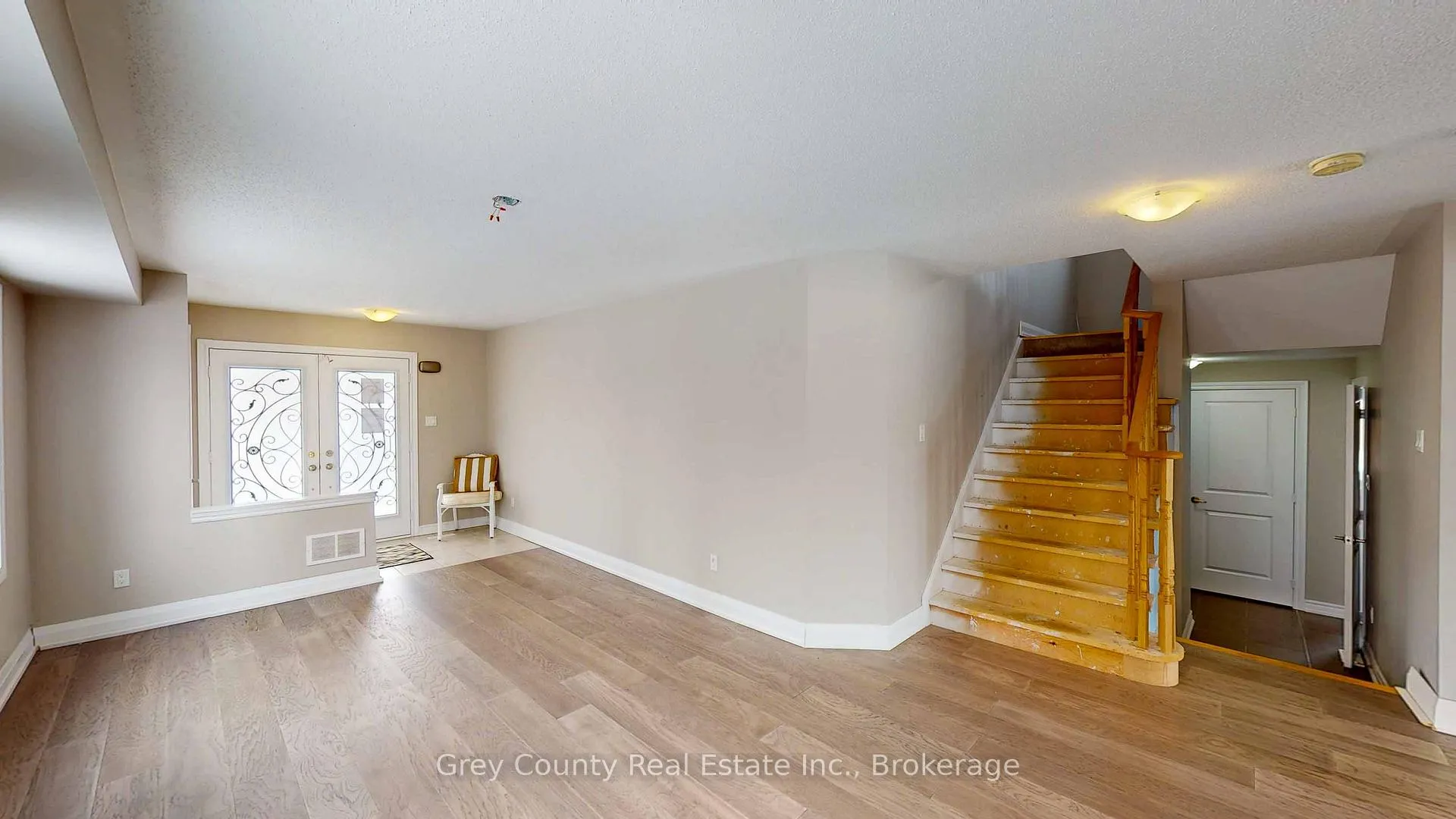 Photo 10 of 412 Hagan Street E, Southgate — HOMEH