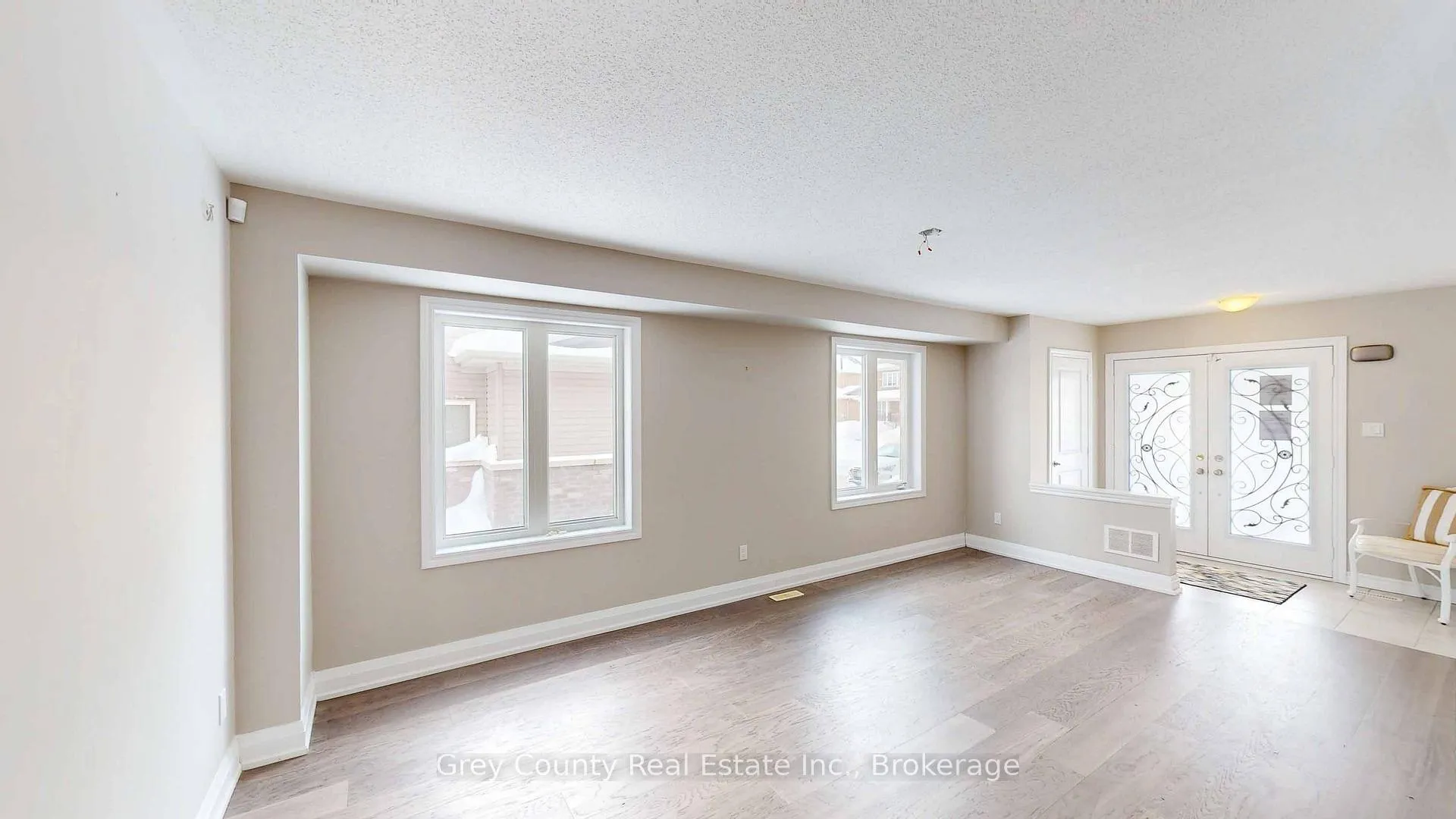 Photo 11 of 412 Hagan Street E, Southgate — HOMEH