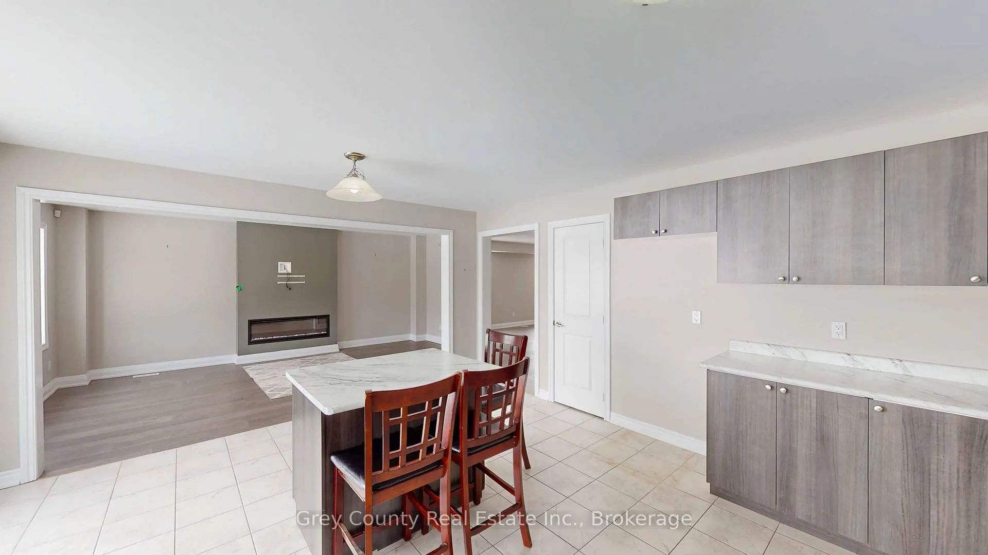 Photo 23 of 412 Hagan Street E, Southgate — HOMEH