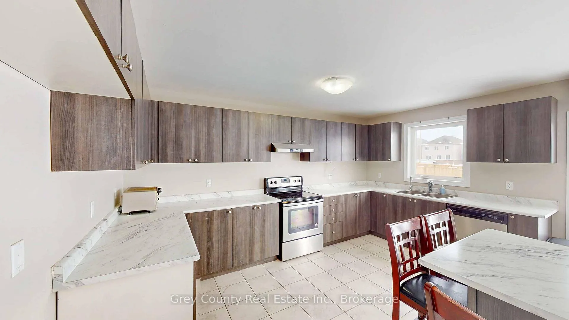 Photo 25 of 412 Hagan Street E, Southgate — HOMEH