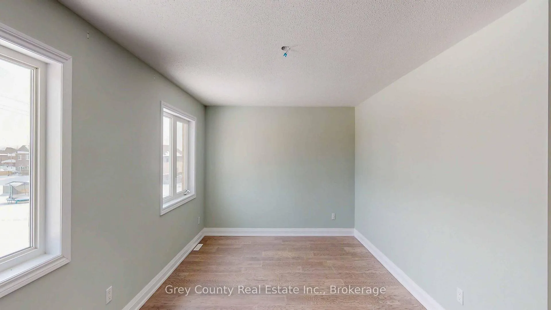 Photo 40 of 412 Hagan Street E, Southgate — HOMEH