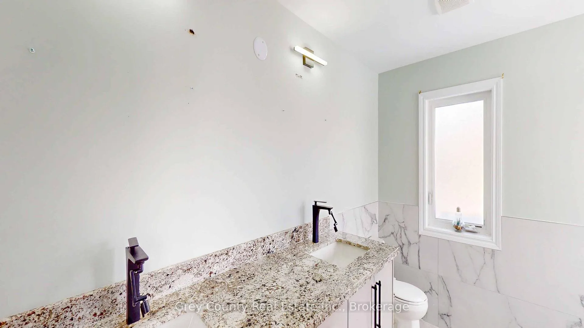 Photo 42 of 412 Hagan Street E, Southgate — HOMEH