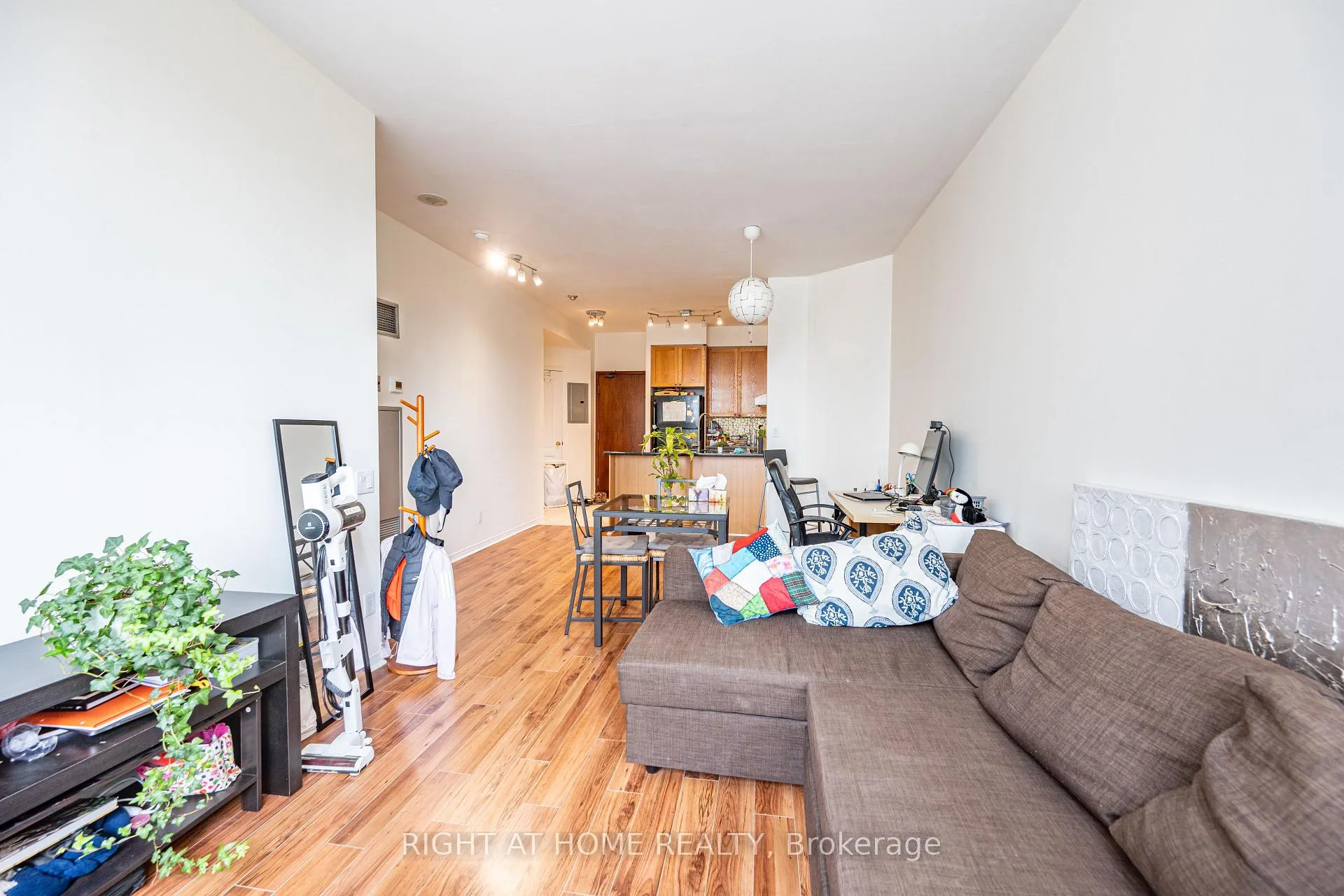 Photo 1 of Unit 802, 555 Yonge Street, Toronto, Church-Yonge Corridor — HOMEH