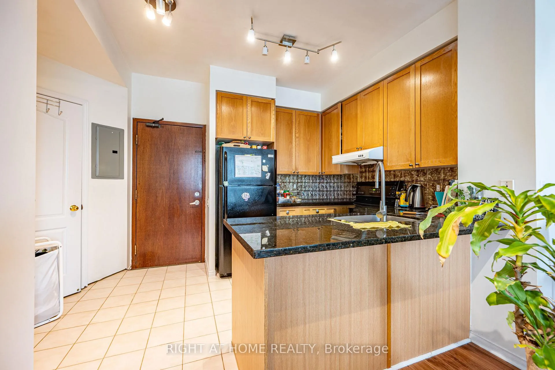 Photo 5 of Unit 802, 555 Yonge Street, Toronto, Church-Yonge Corridor — HOMEH