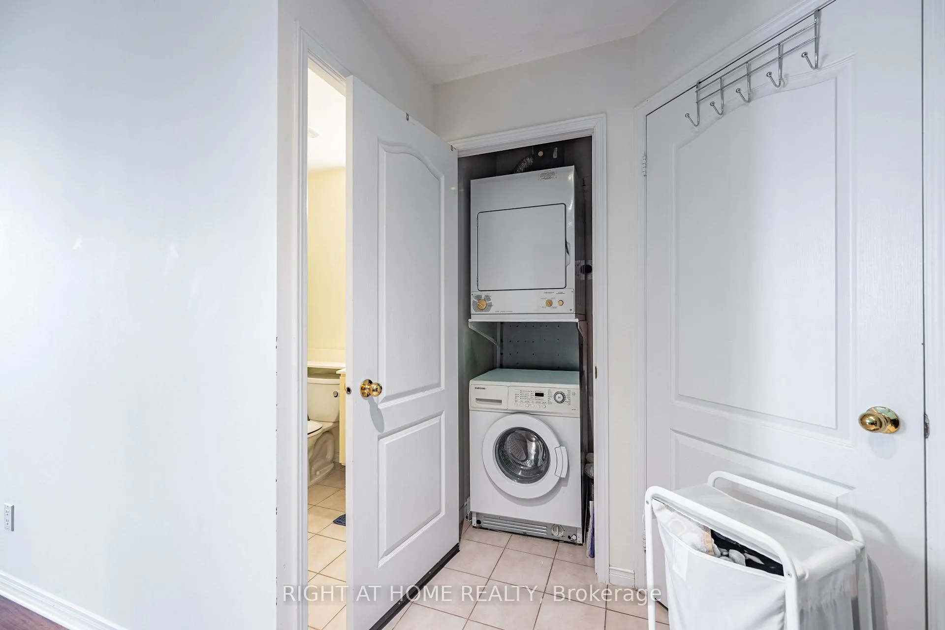 Photo 7 of Unit 802, 555 Yonge Street, Toronto, Church-Yonge Corridor — HOMEH