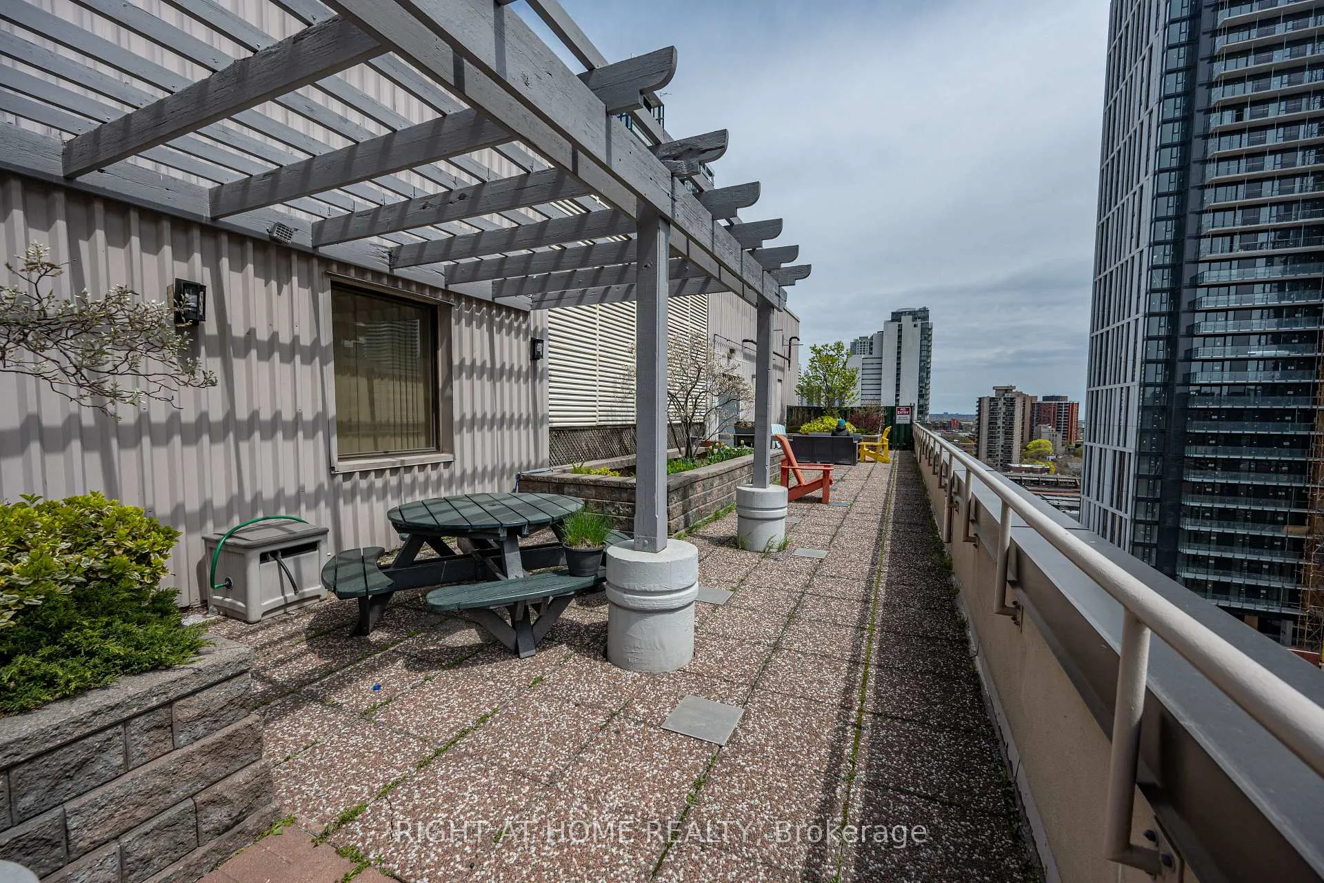 Photo 14 of Unit 802, 555 Yonge Street, Toronto, Church-Yonge Corridor — HOMEH