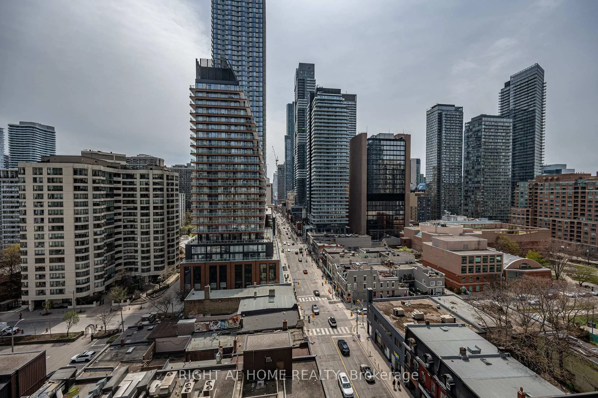 Photo 18 of Unit 802, 555 Yonge Street, Toronto, Church-Yonge Corridor — HOMEH