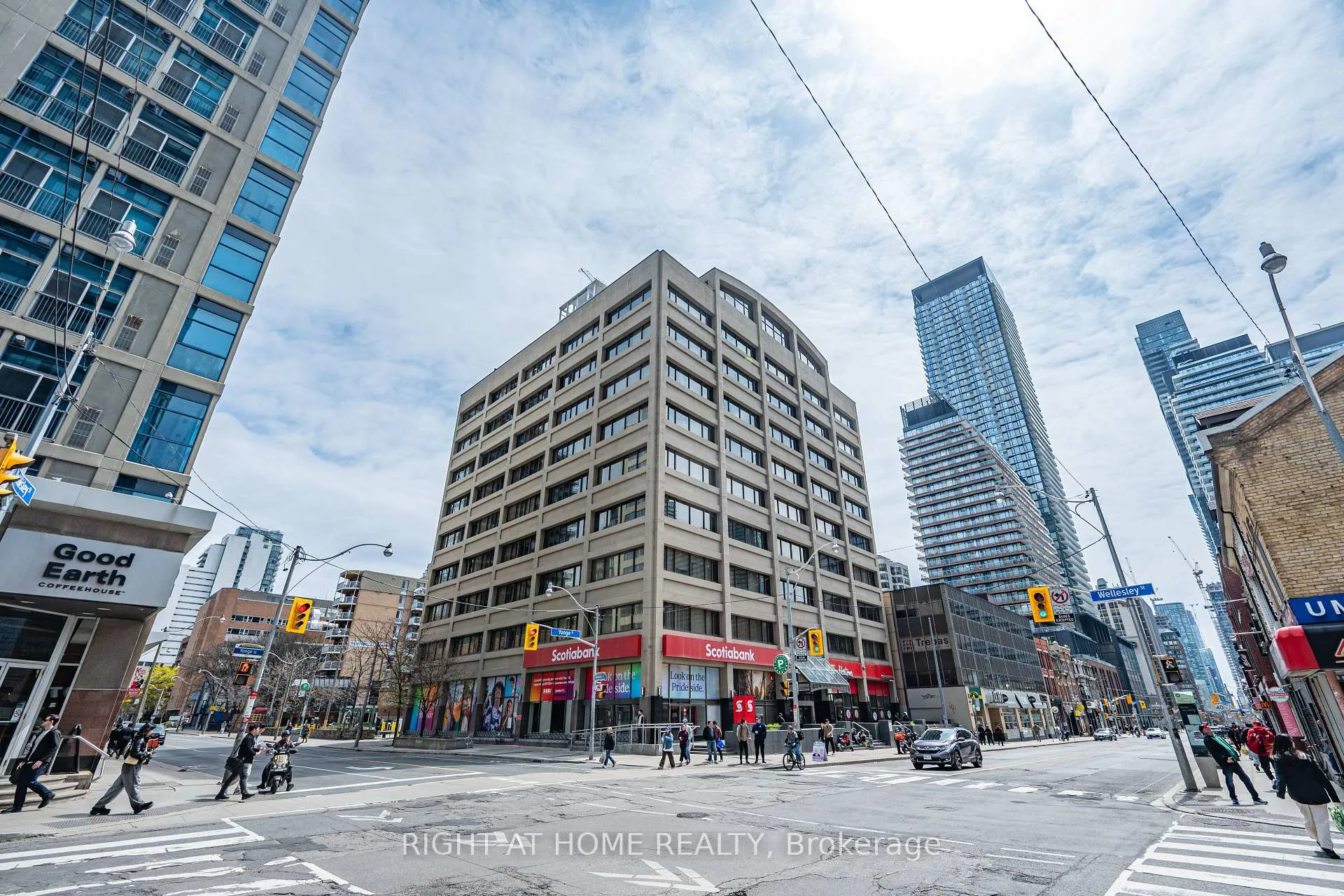 Photo 22 of Unit 802, 555 Yonge Street, Toronto, Church-Yonge Corridor — HOMEH