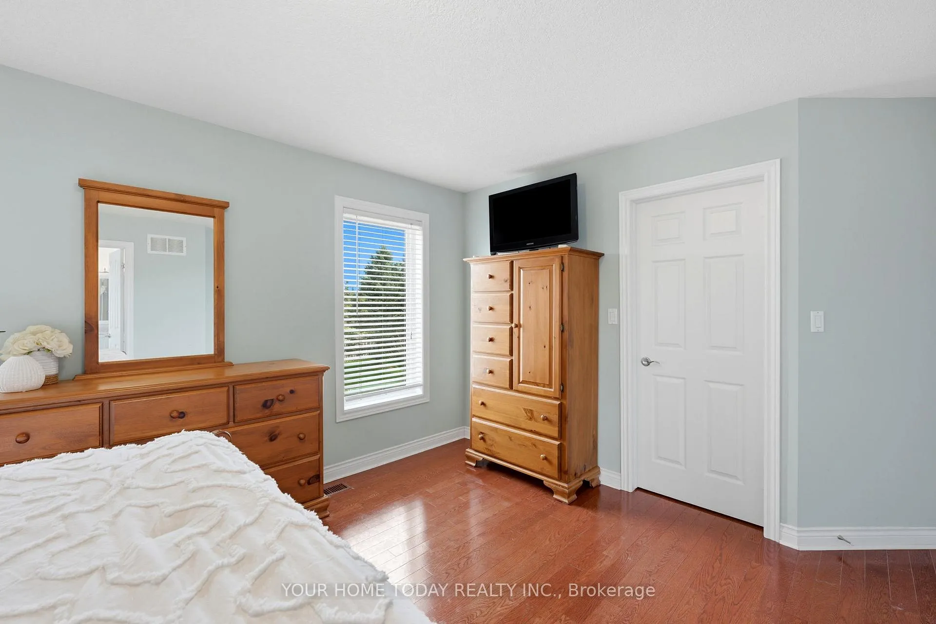 Photo 20 of 3 Nelles Street, Halton Hills, Acton — HOMEH